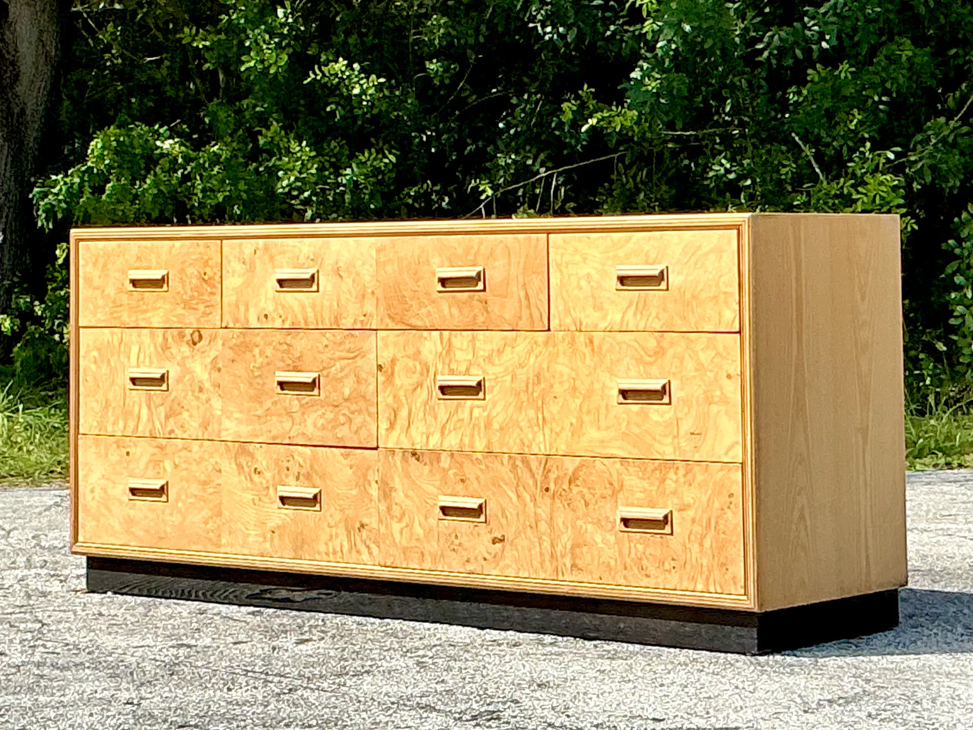 Vintage Boho Henredon Scwne Two Burl Dresser - Detail view