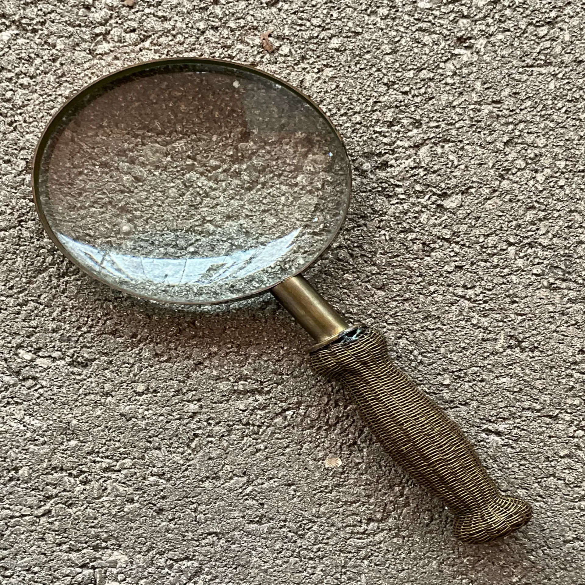 Vintage Woven Magnifying Glass  - Side view