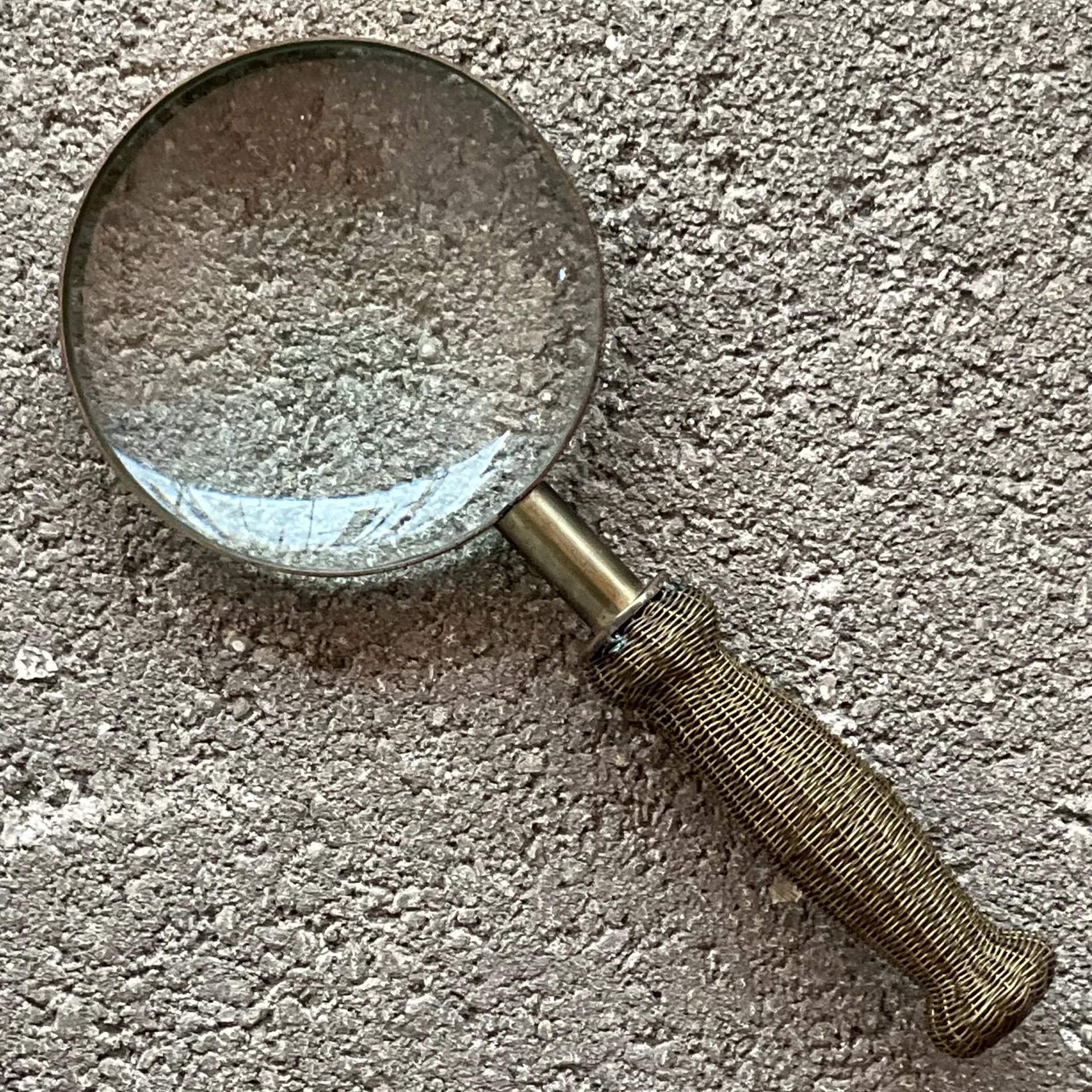 Vintage Woven Magnifying Glass - Top view