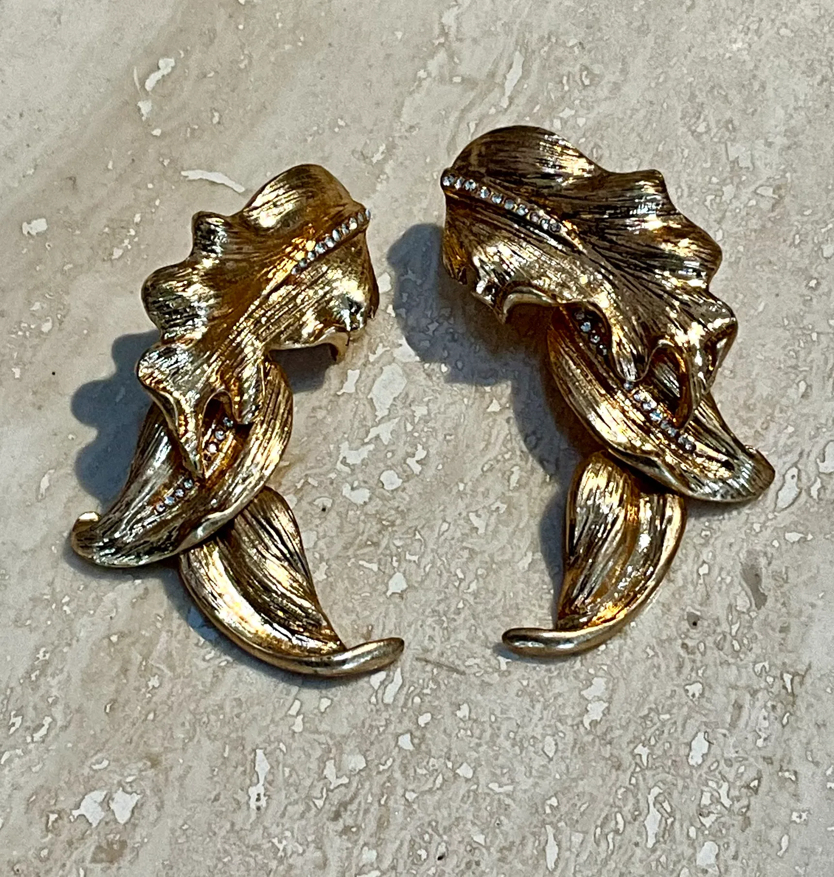    Vintage Golden Leaf Tassel Earrings - Top view