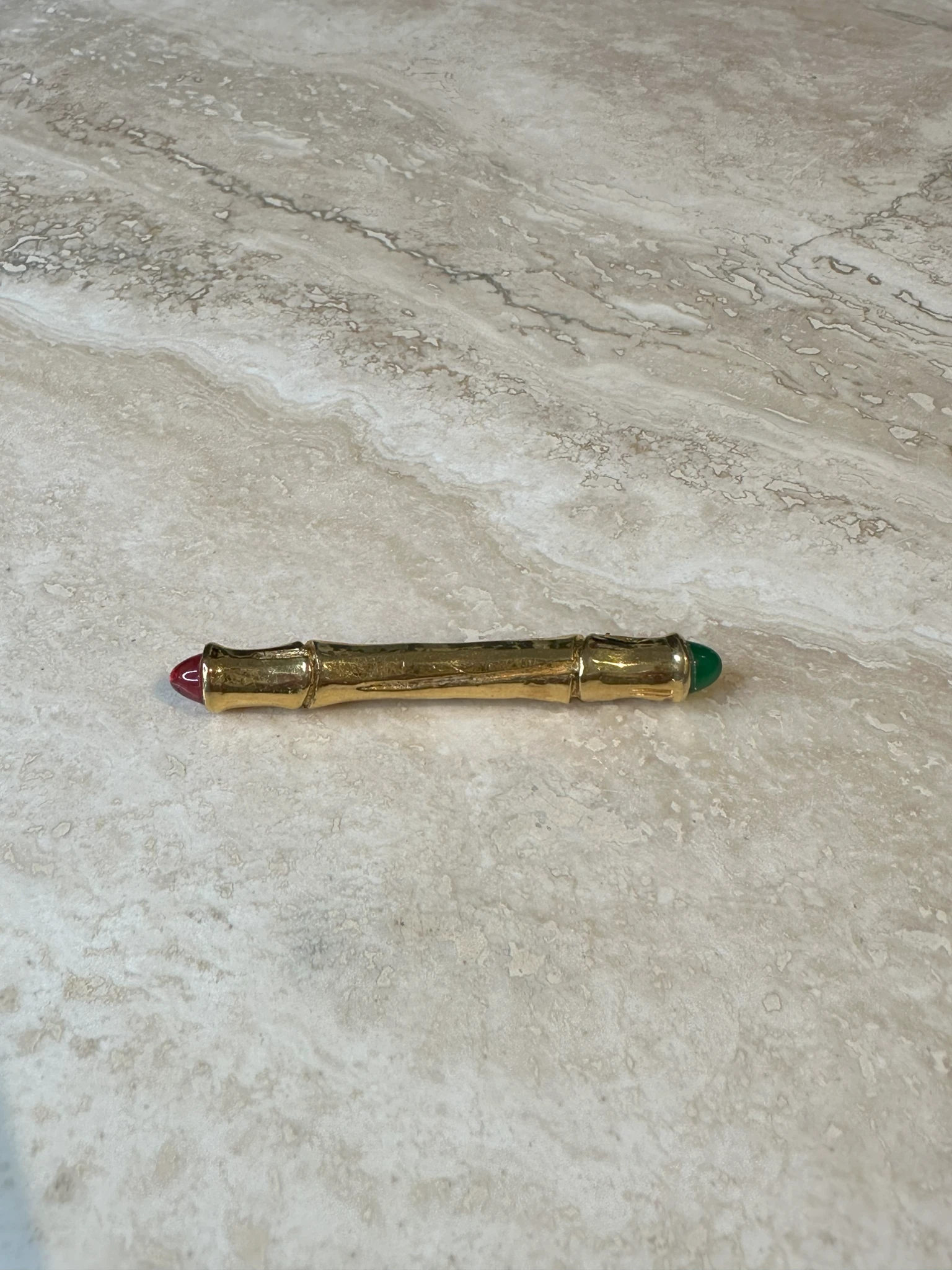  Vintage Chanel Gold Bar Pin - Detail view