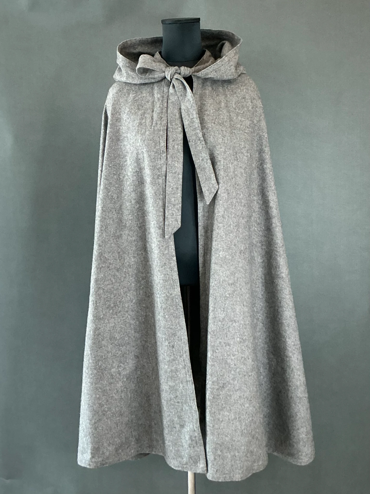 Vintage Chloe Hooded Cape - Detail view