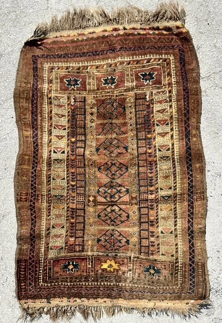 Vintage Boho Distressed Woven Wool Rug - Detail view