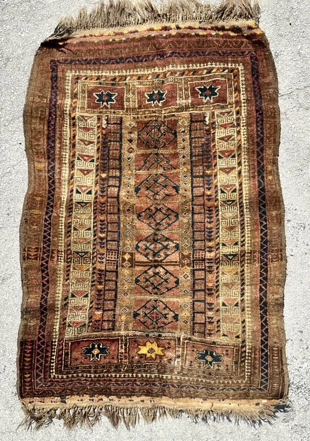 Vintage Boho Distressed Woven Wool Rug - Side view