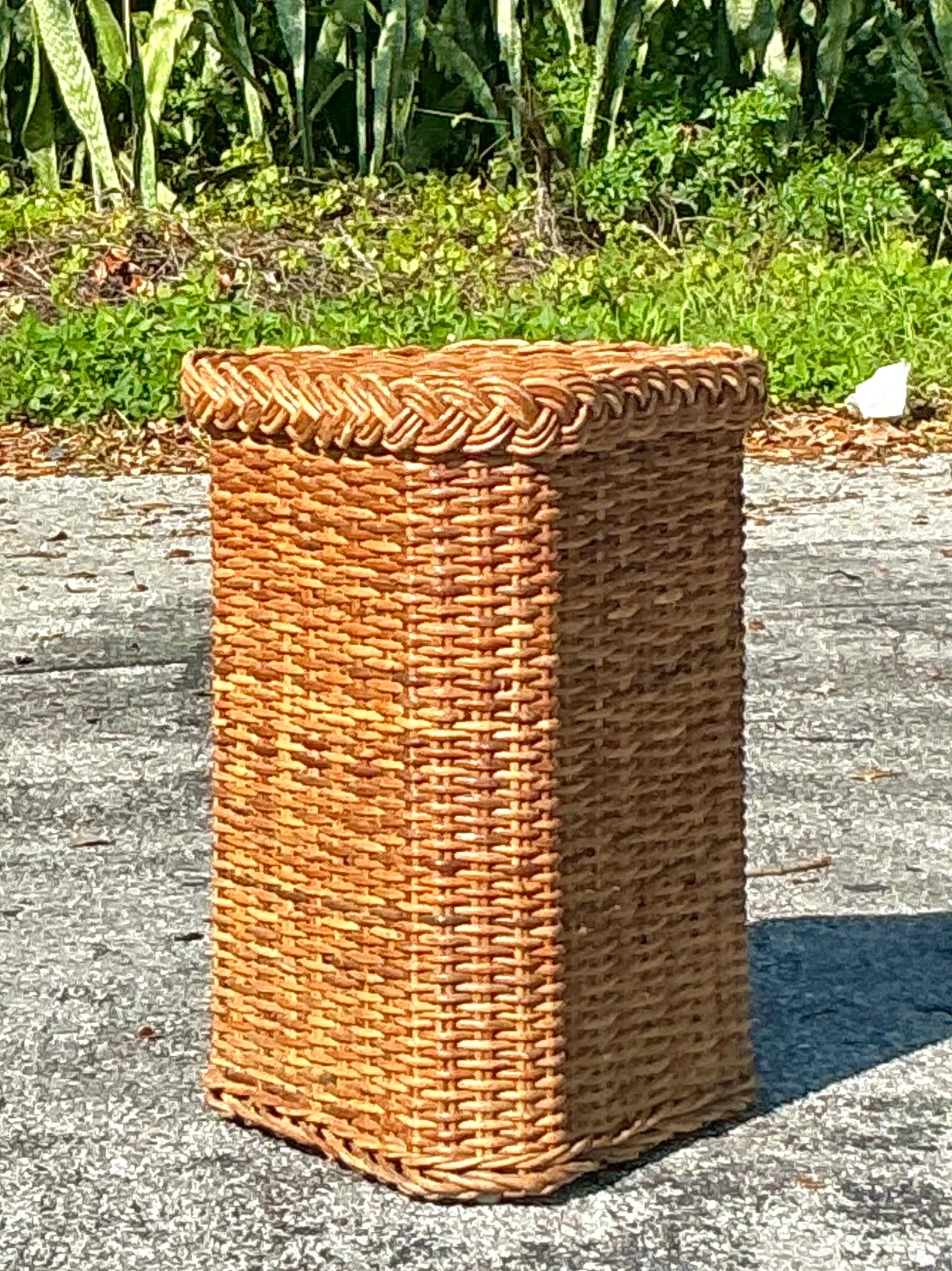 Vintage Coastal Braided Rattan Pedestal - Detail view