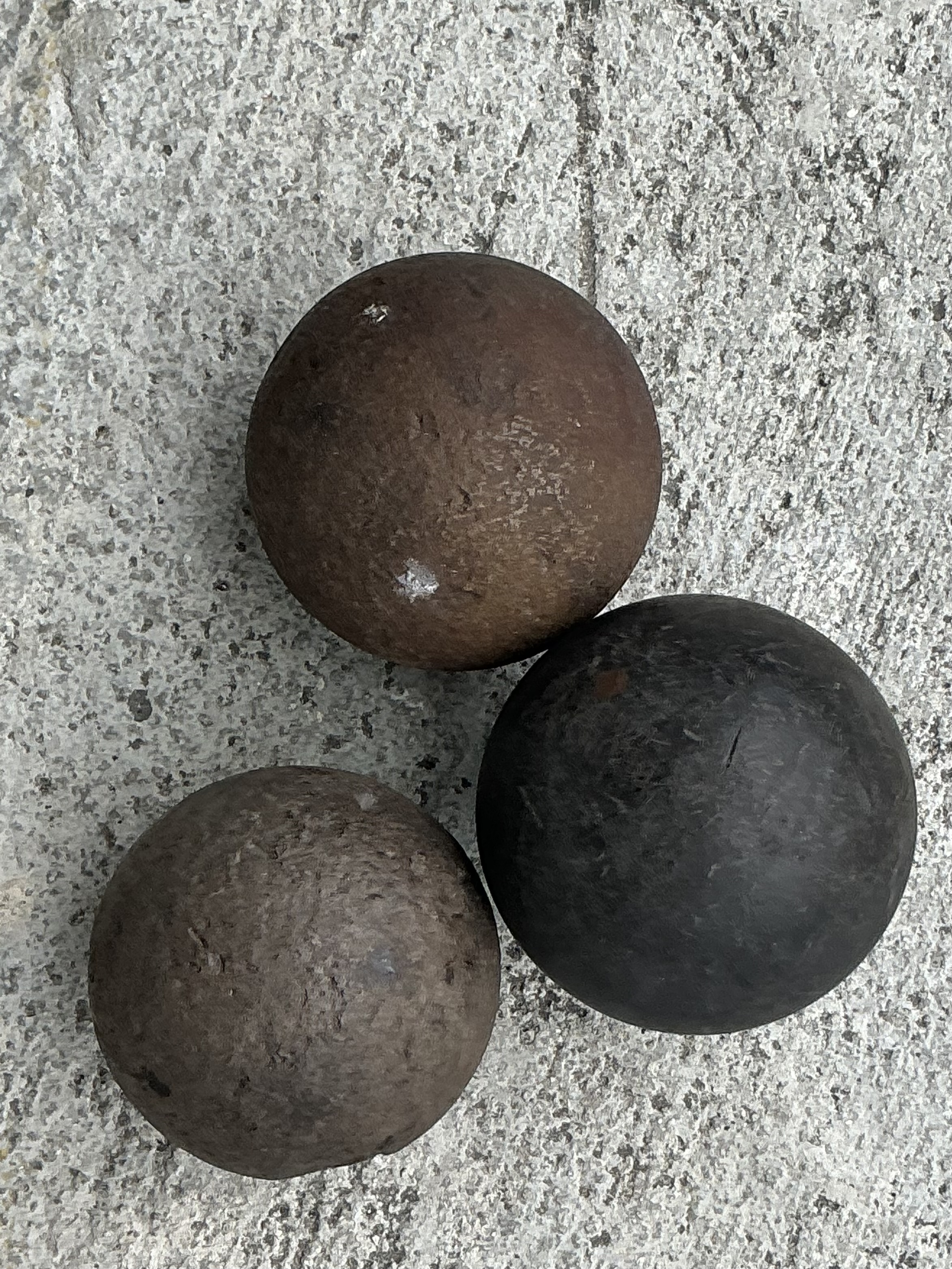 Vintage Boho Solid Iron Cannonballs - Set Of Three  - Detail view