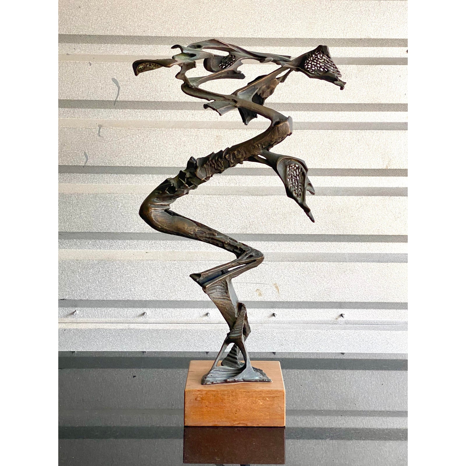 Midcentury Brutalist Bronze Abstract Sculpture Signed Robert Cool - Detail view