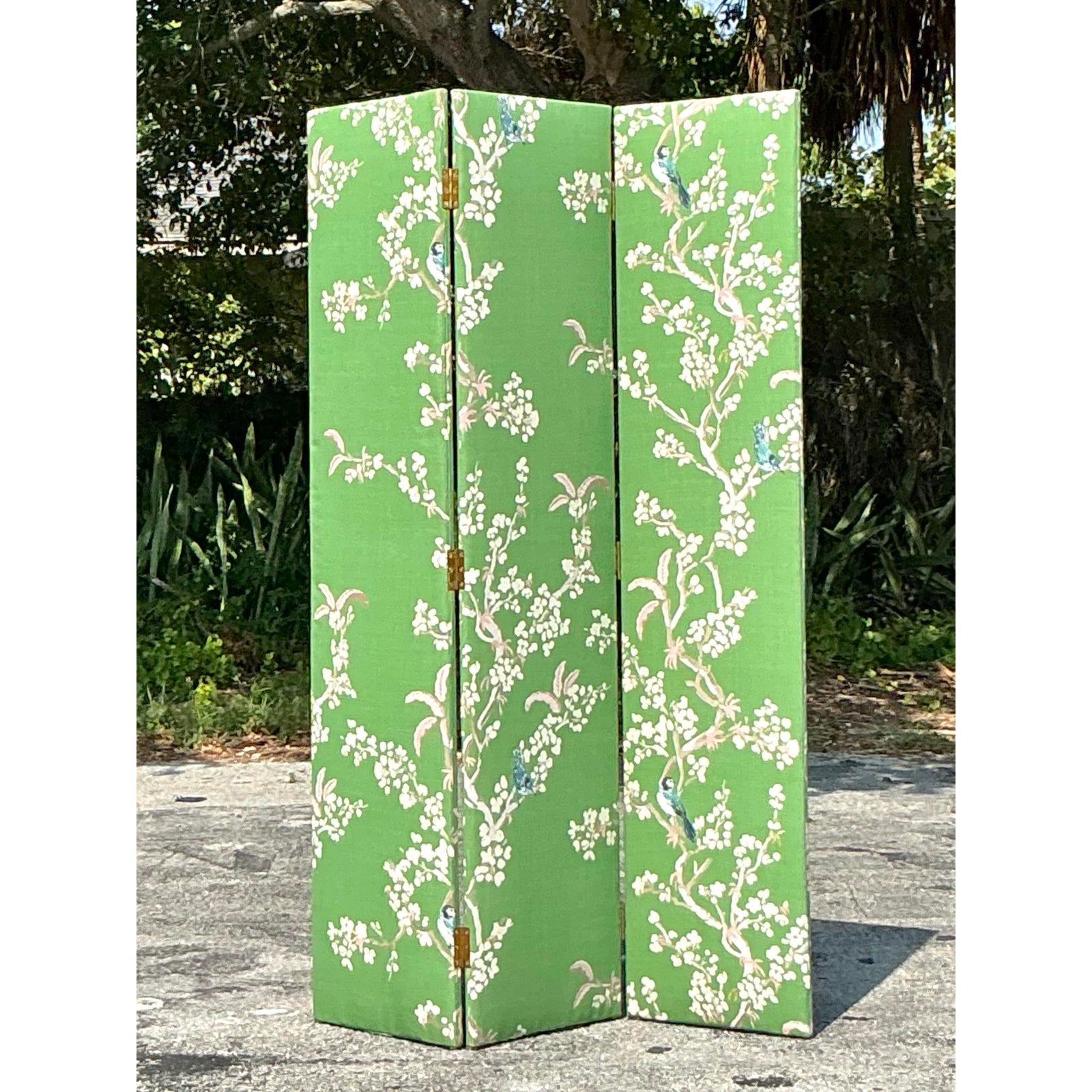Vintage Regency Gracie Style Upholstered Three Panel Screen - Detail view