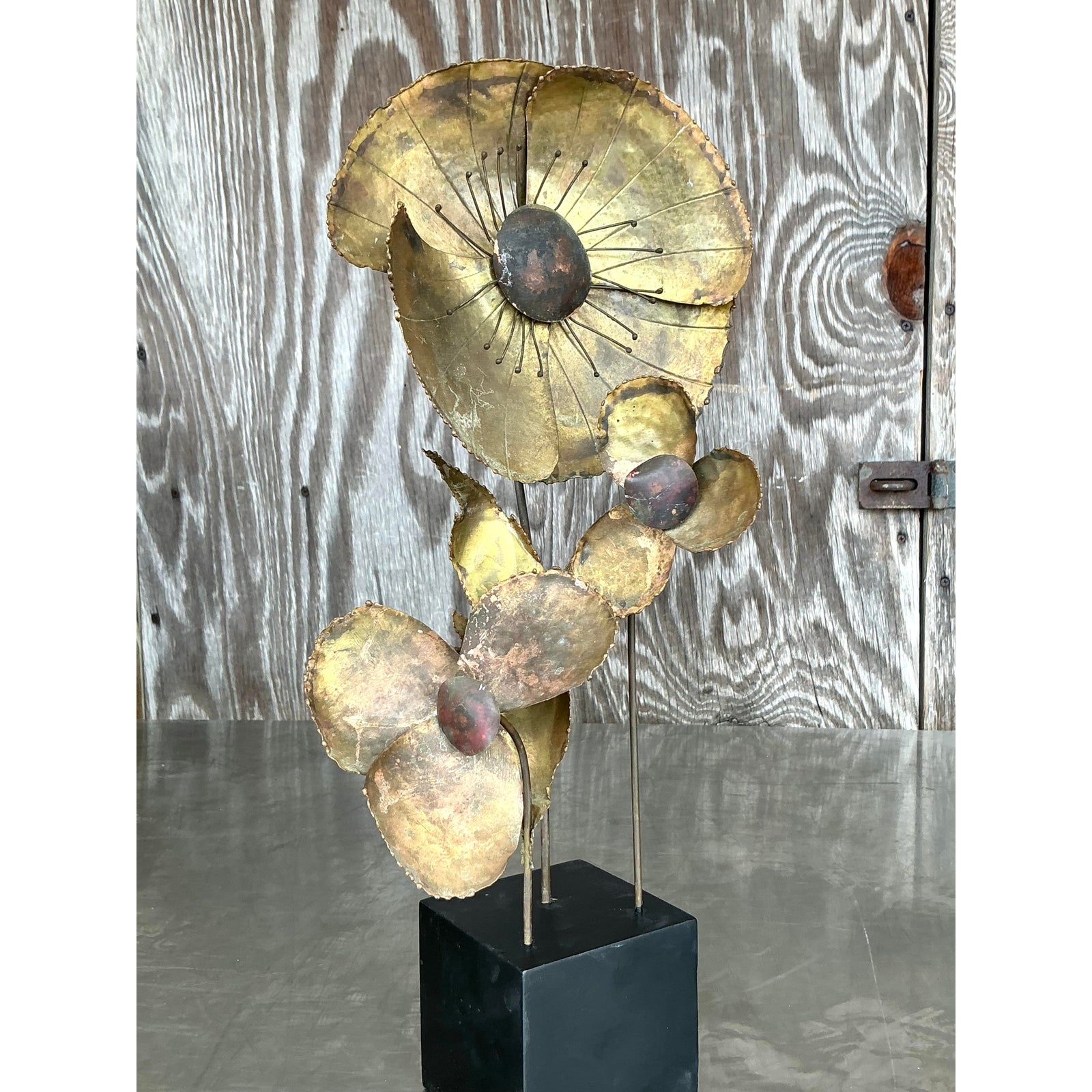Vintage Boho Brutalist Brass Flower Sculpture - Back view