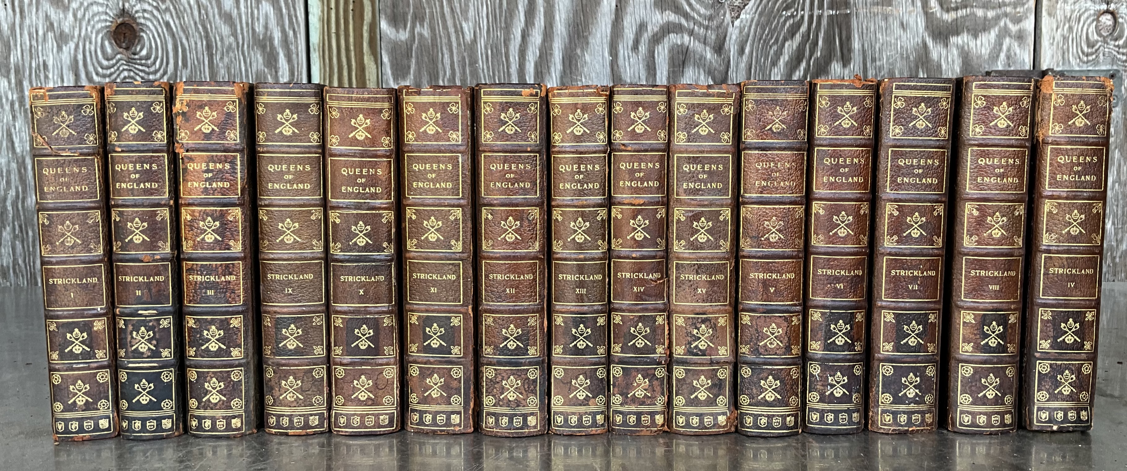 Vintage Queens of England Strickland 15 Volume Set - Detail view