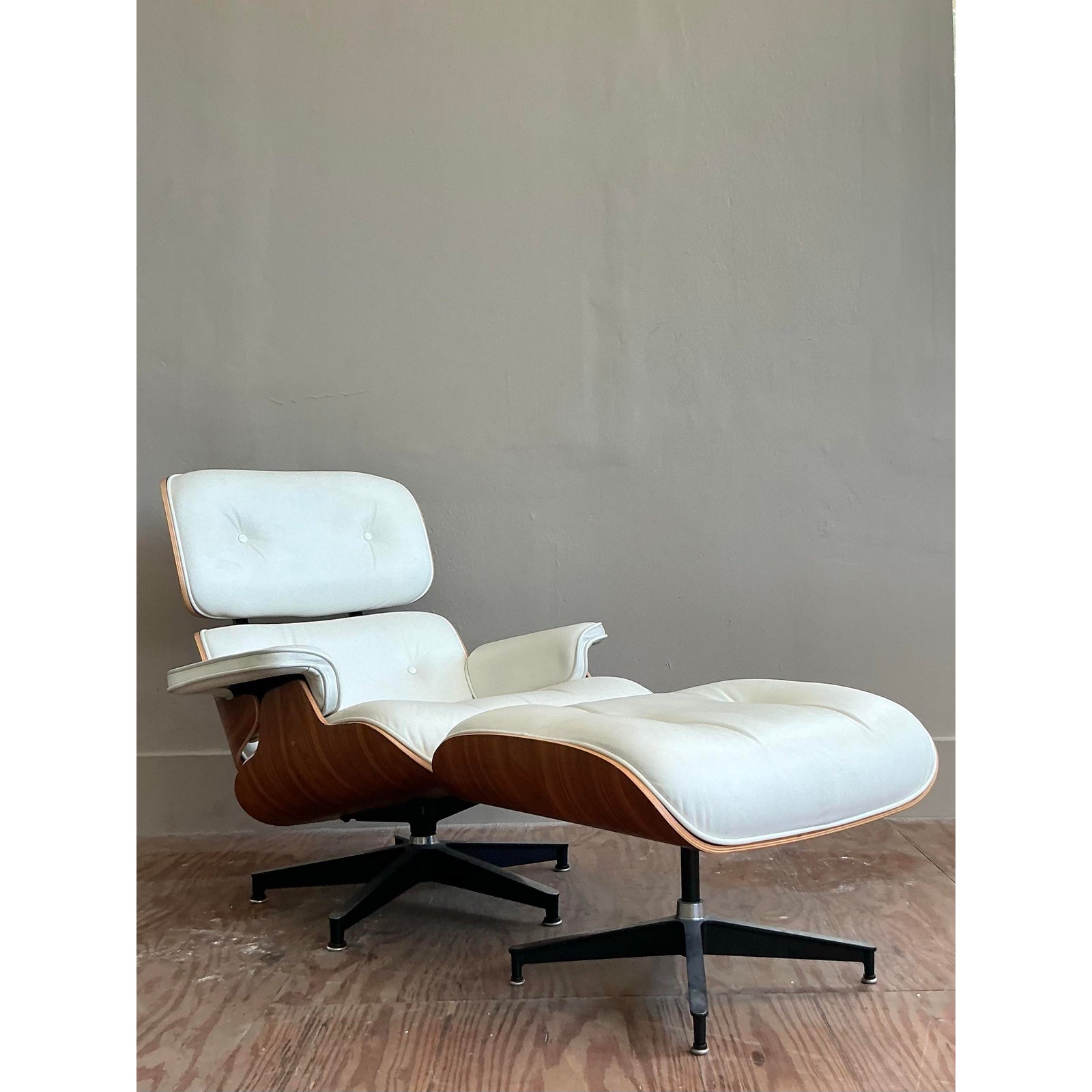 Vintage Mid-Century Modern Eames Lounge Chairs and Ottoman - Side view