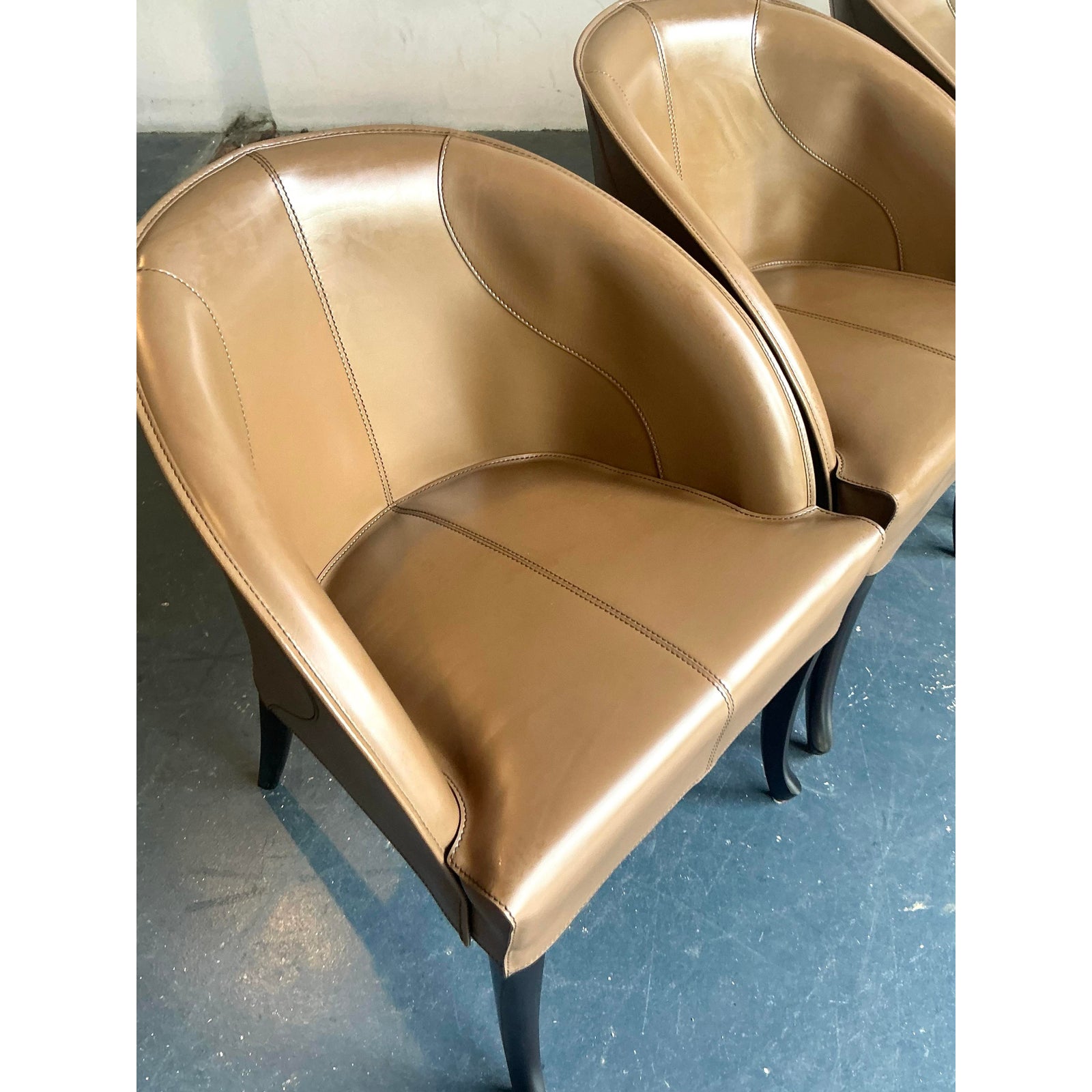 Vintage Italian Georgetti Leather Dining Chairs - Set of 5 - Detail view