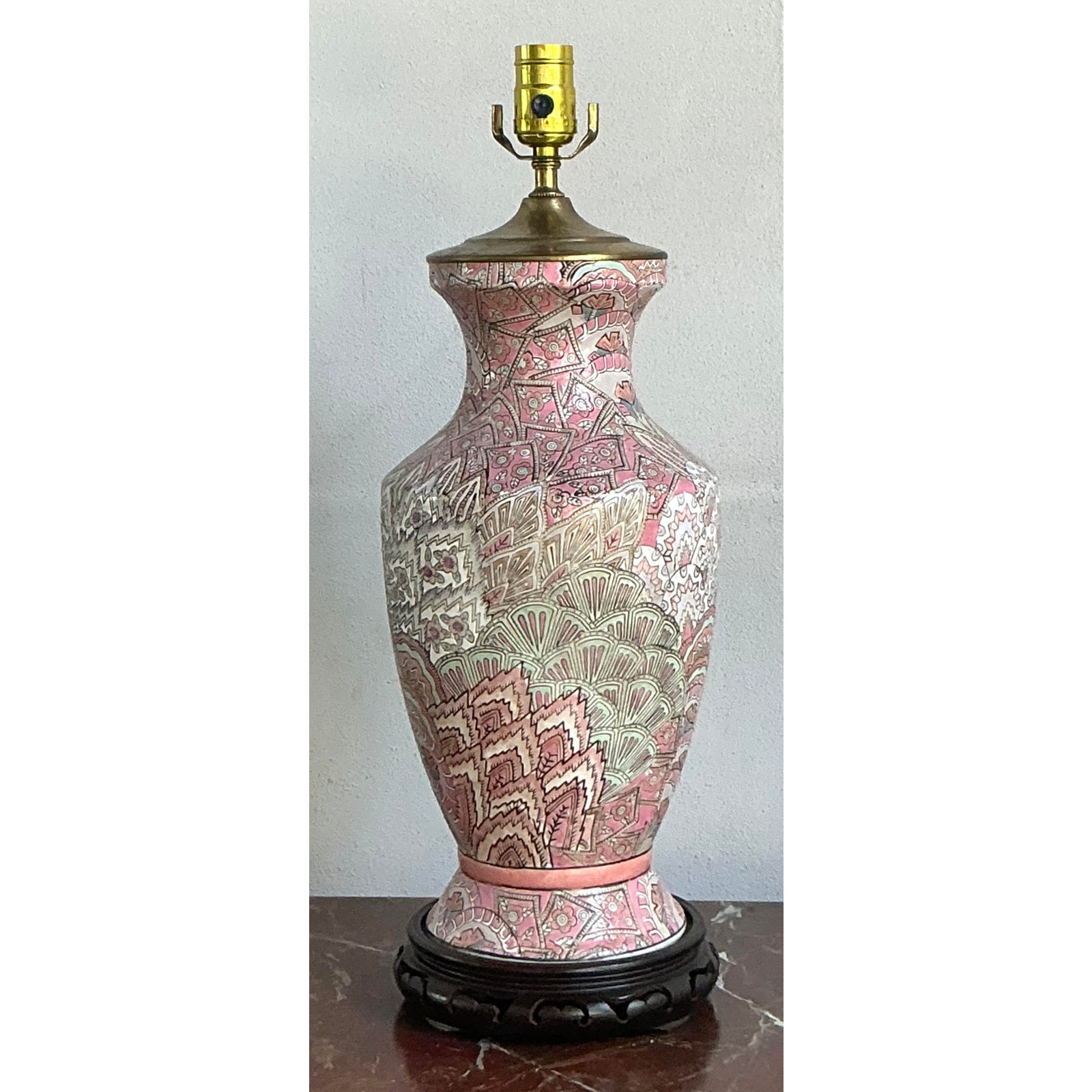 Vintage Regency Glazed Ceramic Peacock Feathers Lamp - Detail view