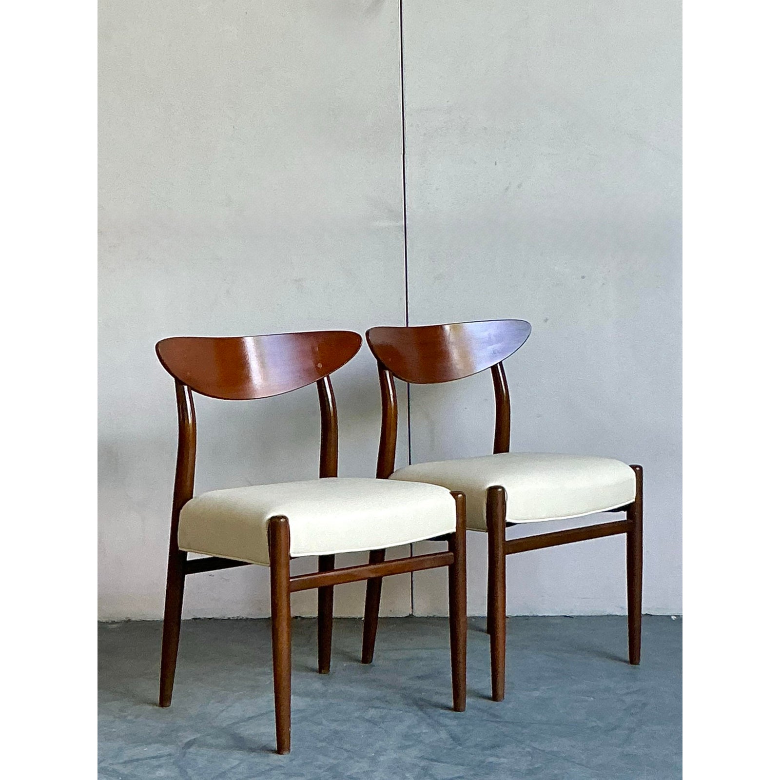 Vintage Mid-Century Modern Blade Back Dining Chairs - A Pair - Side view