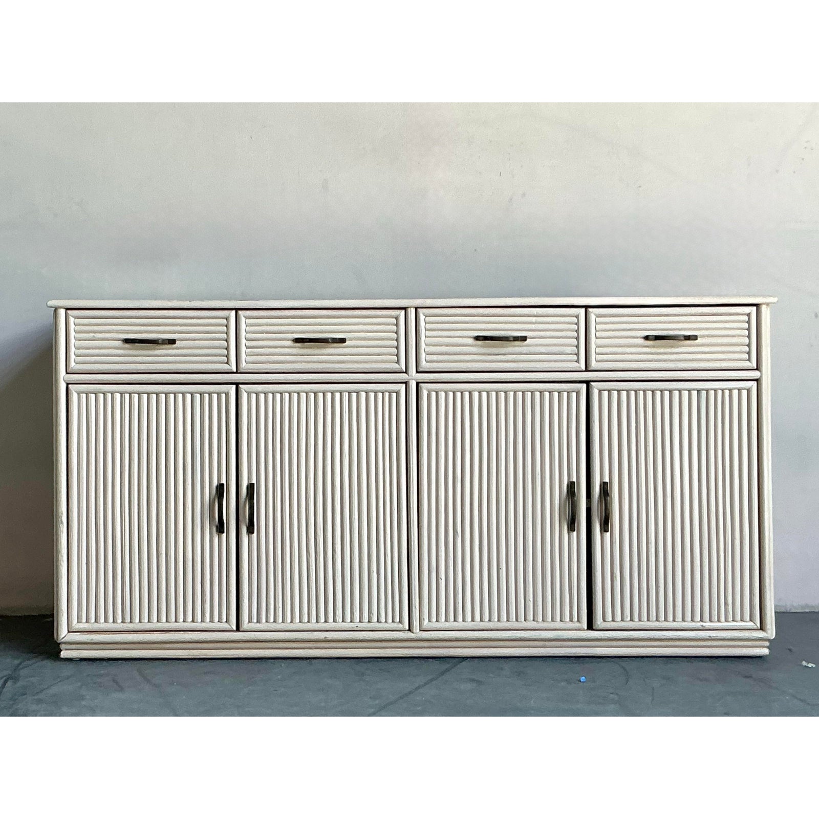 Vintage Coastal Reed Credenza - Detail view