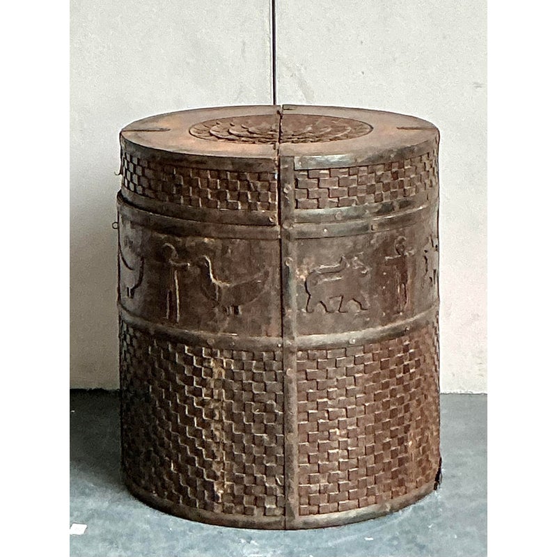Vintage Boho Animal March Storage Side Table - Detail view