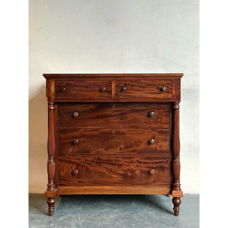 Vintage Federal Flame Mahogany Tall Chest of Drawers - Detail view