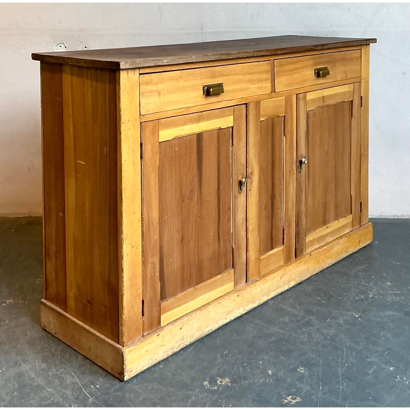 Vintage Boho Pine Sideboard - Detail view