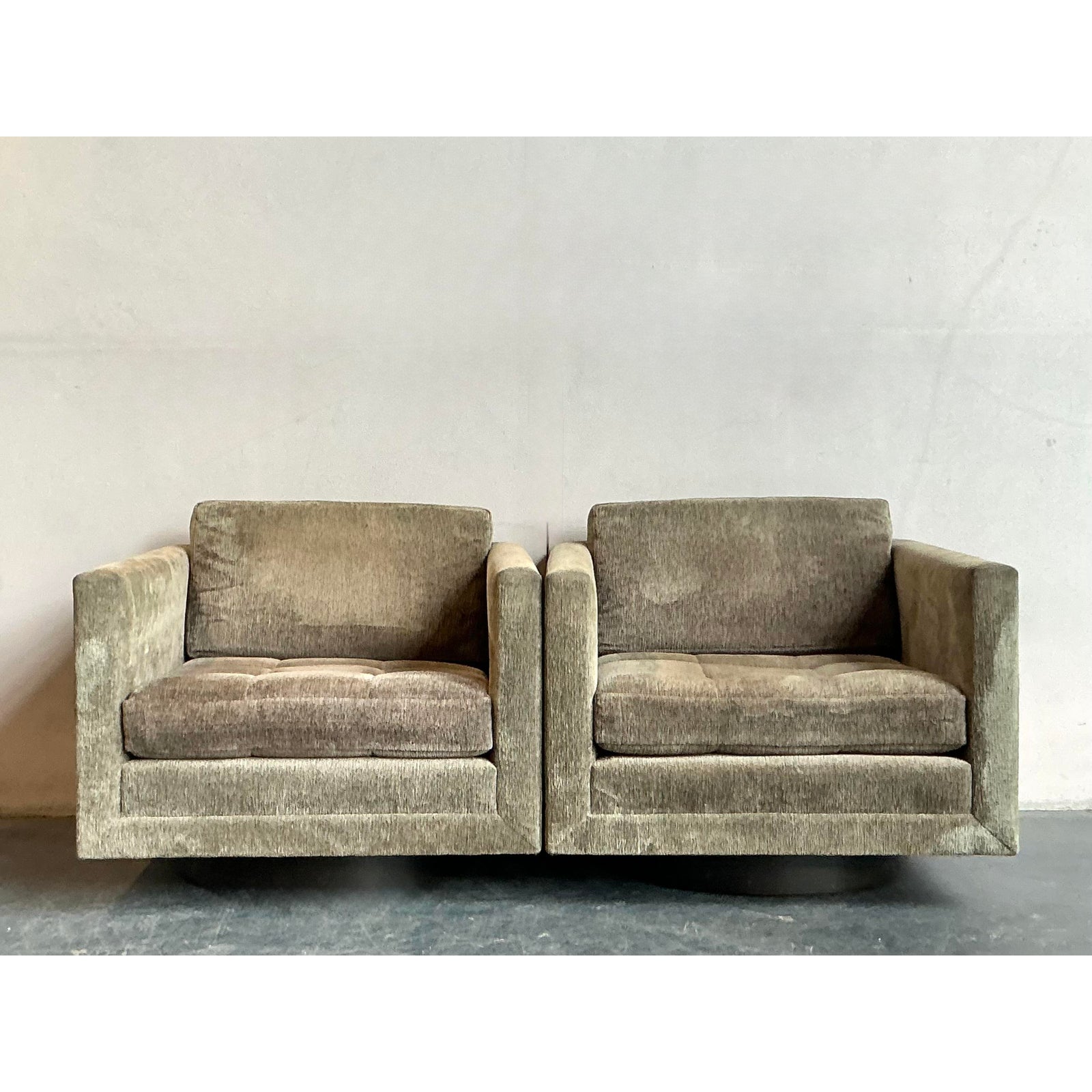 Vintage Boho Harvey Probber Swivel Chairs - A Pair - Side view