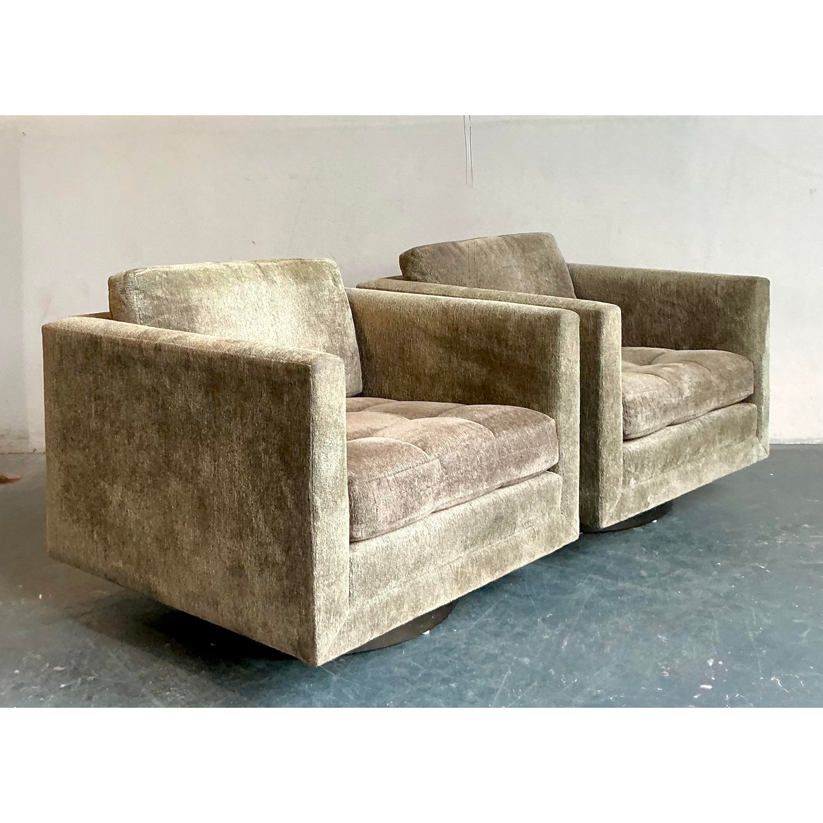 Vintage Boho Harvey Probber Swivel Chairs - A Pair - Top view