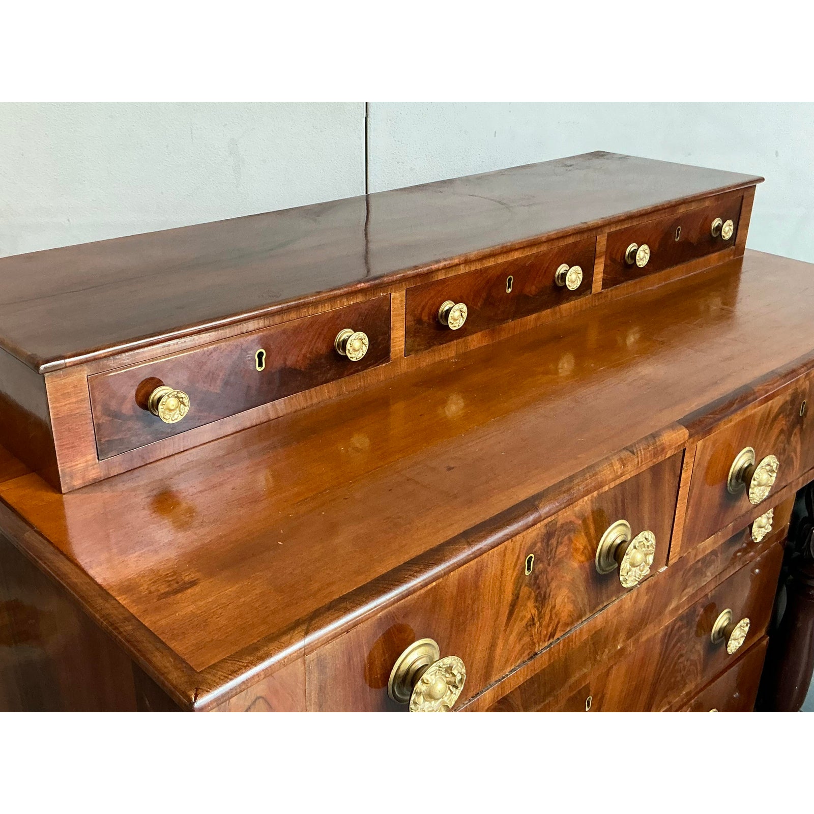 Vintage Federal Flame Mahogany Chest of Drawers - Top view