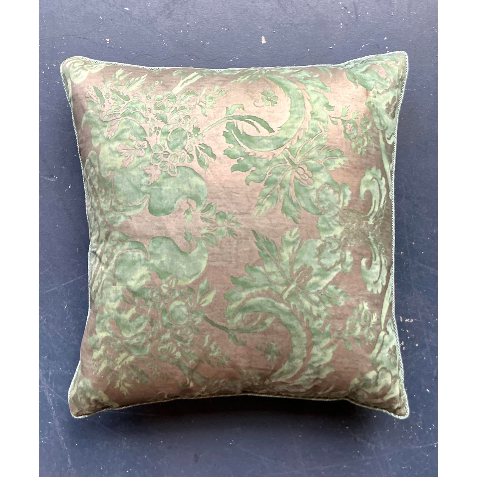 Vintage Regency Monumental Fortuny Silk Throw Pillow - Detail view