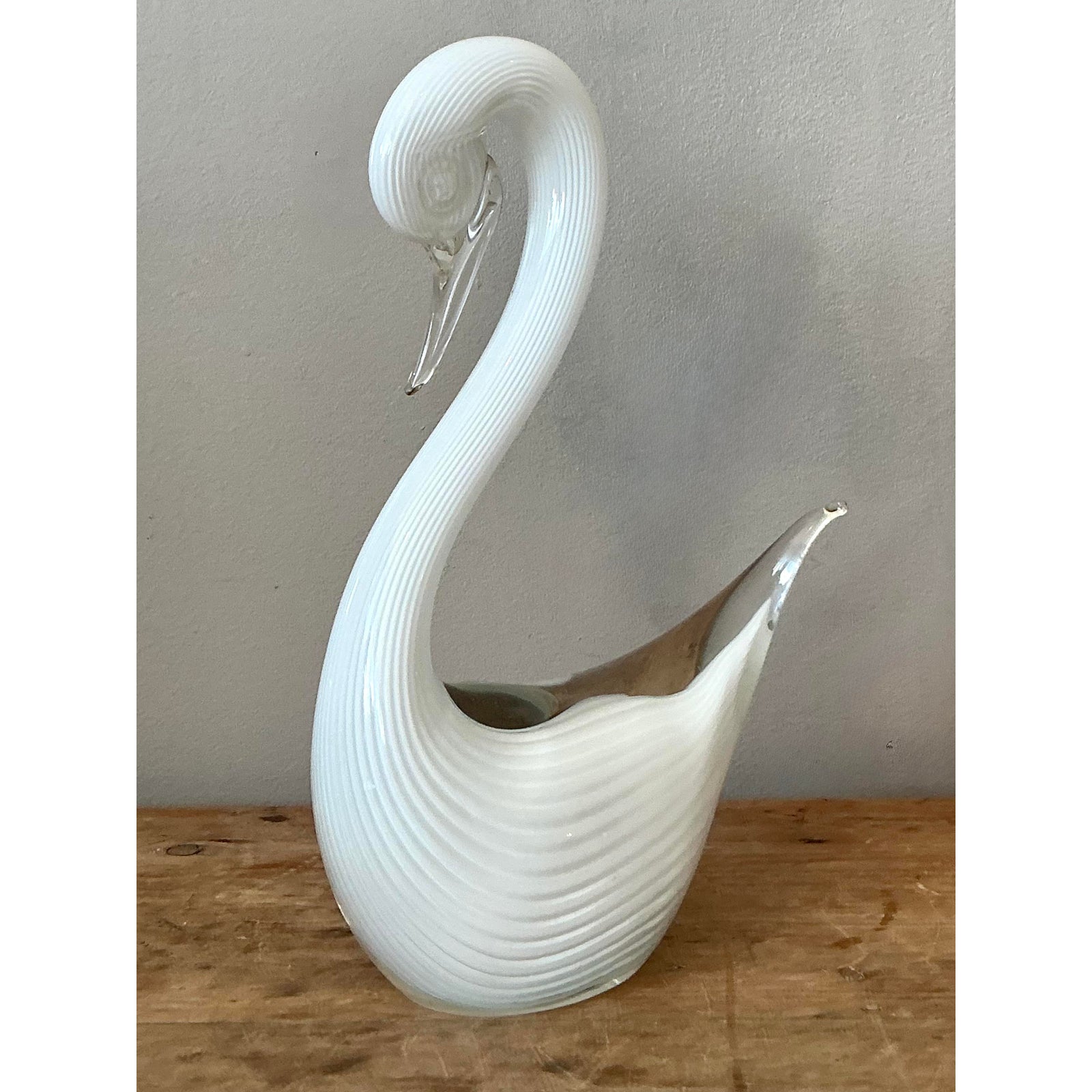 Vintage Italian Art Glass Swan - Detail view