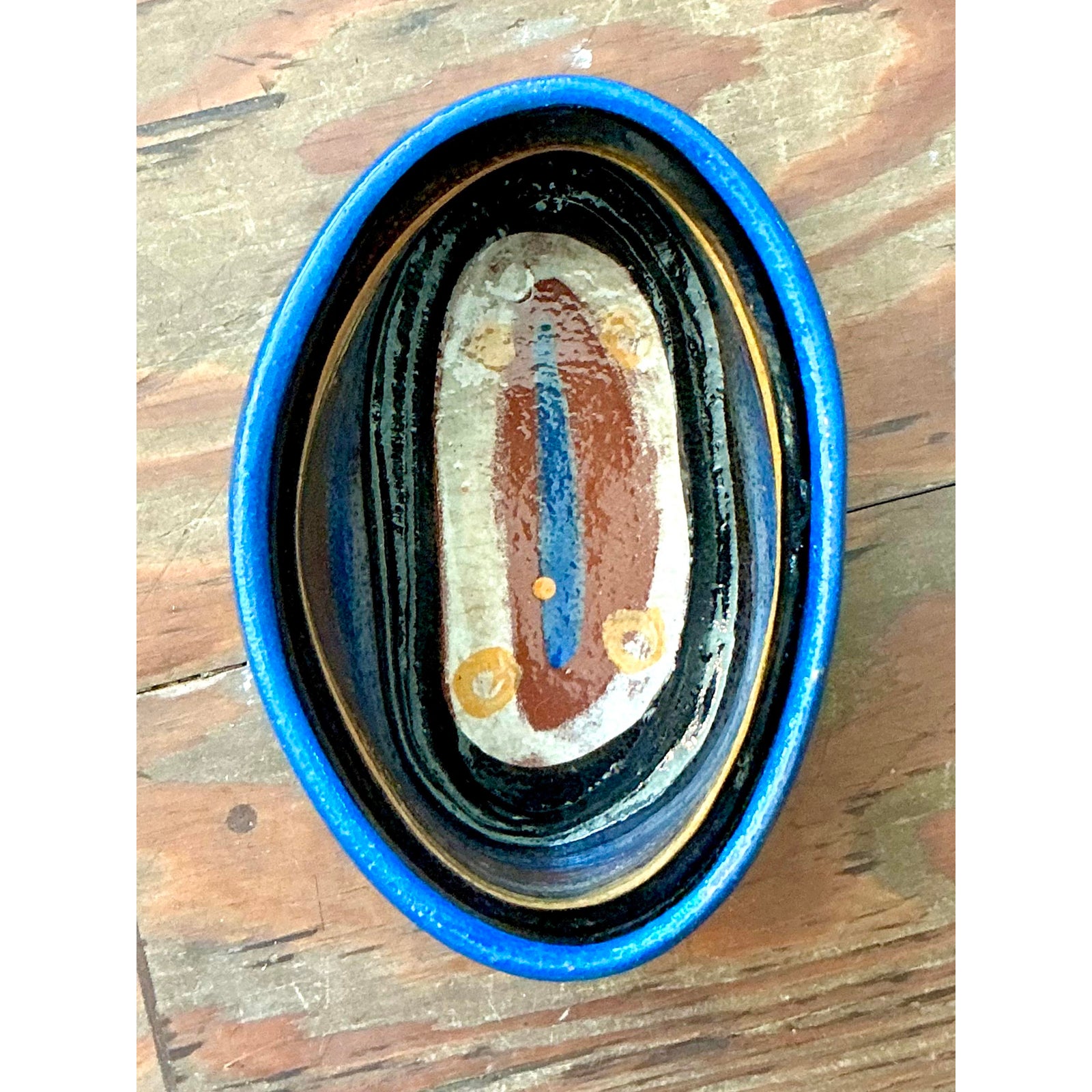 Vintage Boho Studio Pottery Oval Bowl - Detail view