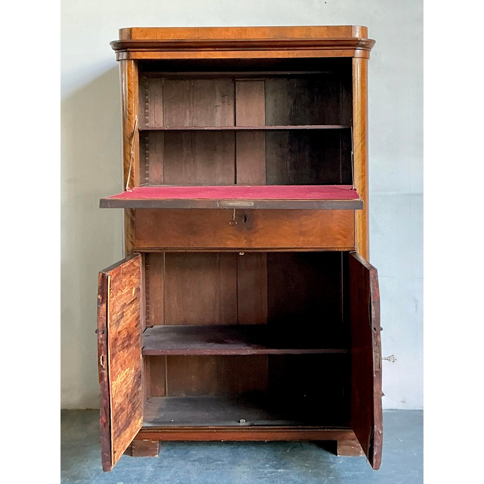 Vintage Boho 19th Century Gentleman’s Chest - Top view