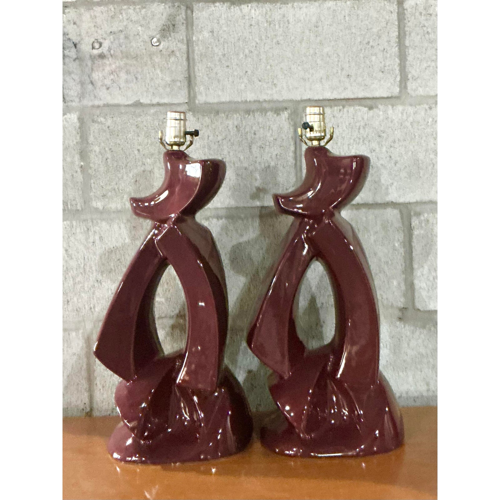 Vintage MCM Abstract Glazed Ceramic Lamps - A Pair - Detail view
