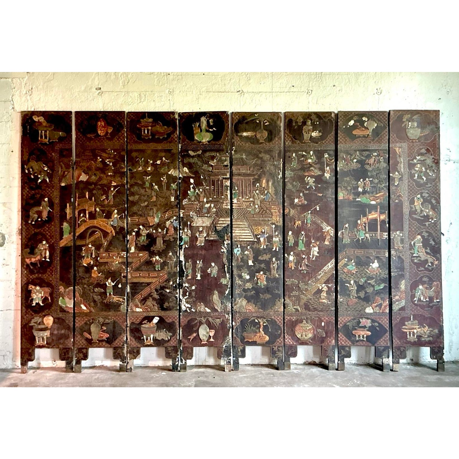 Vintage Asian 19th Century 8 Panel Coromandel Screen - Detail view