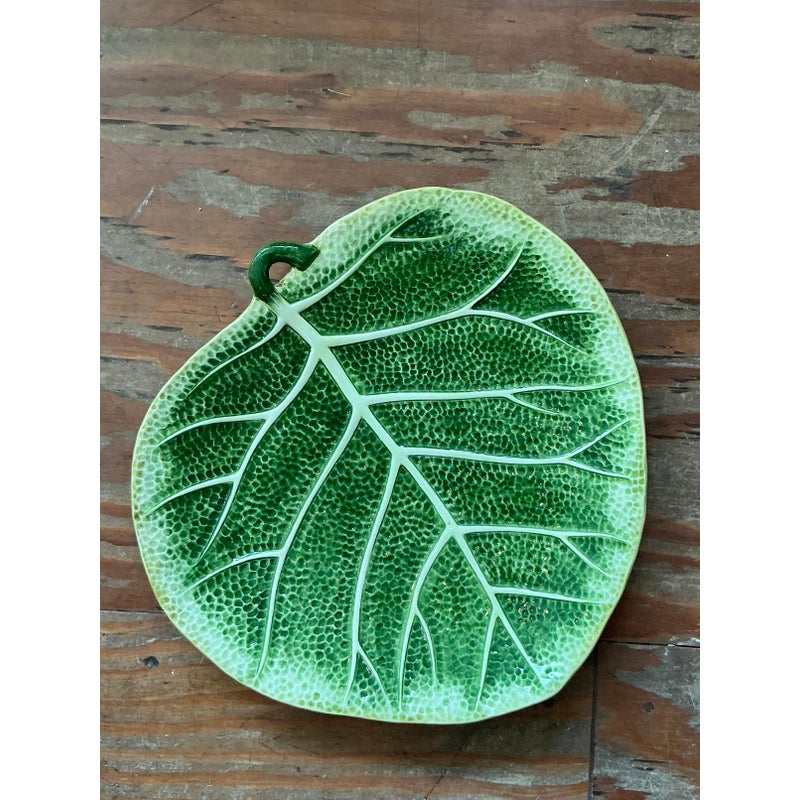 Vintage Italian Glazed Ceramic Leaf Platter - Detail view