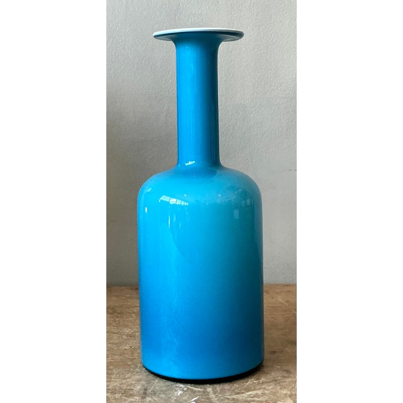 Vintage Boho Blue Opaline Vase - Detail view