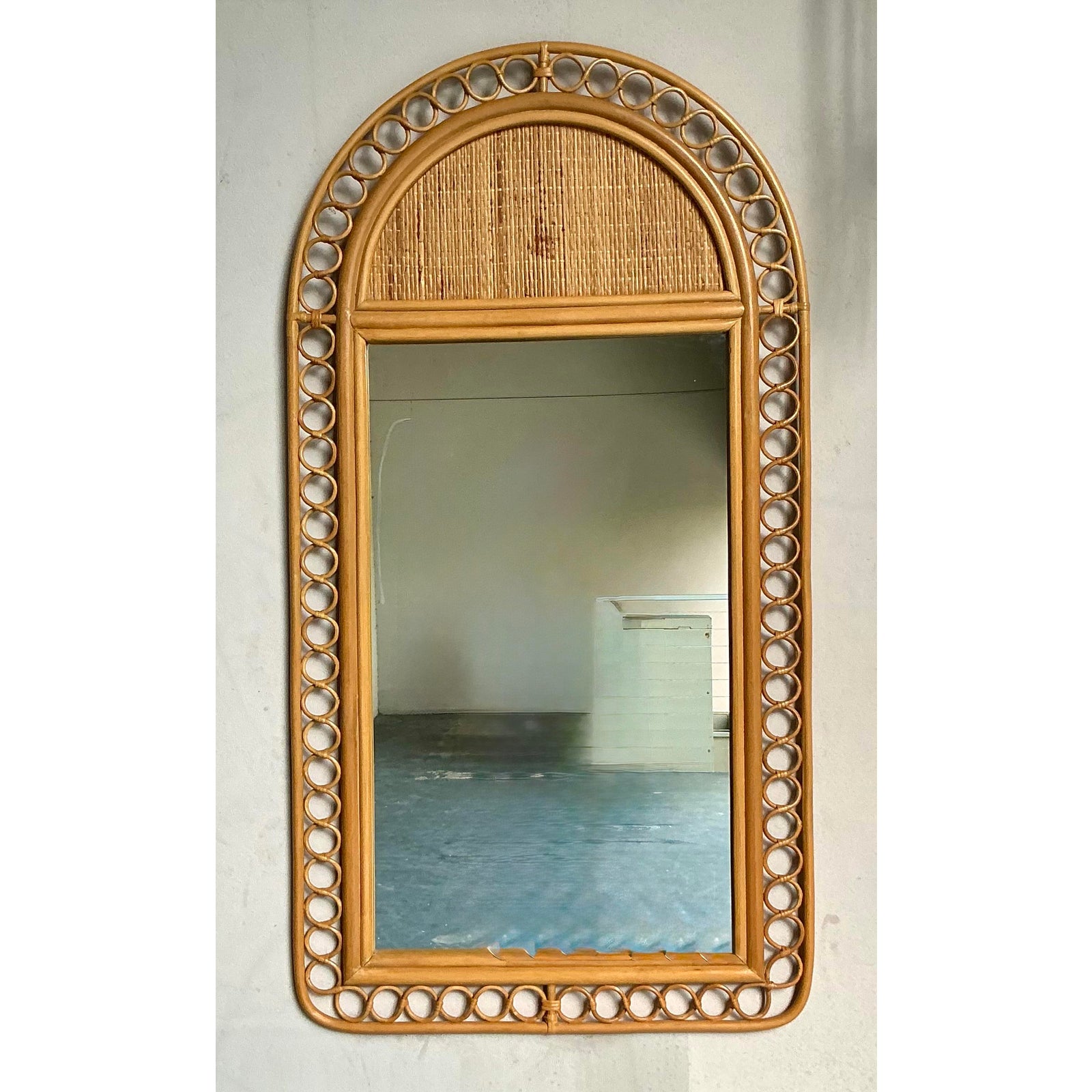 Vintage Boho Arched Rattan Rings Mirror - Detail view