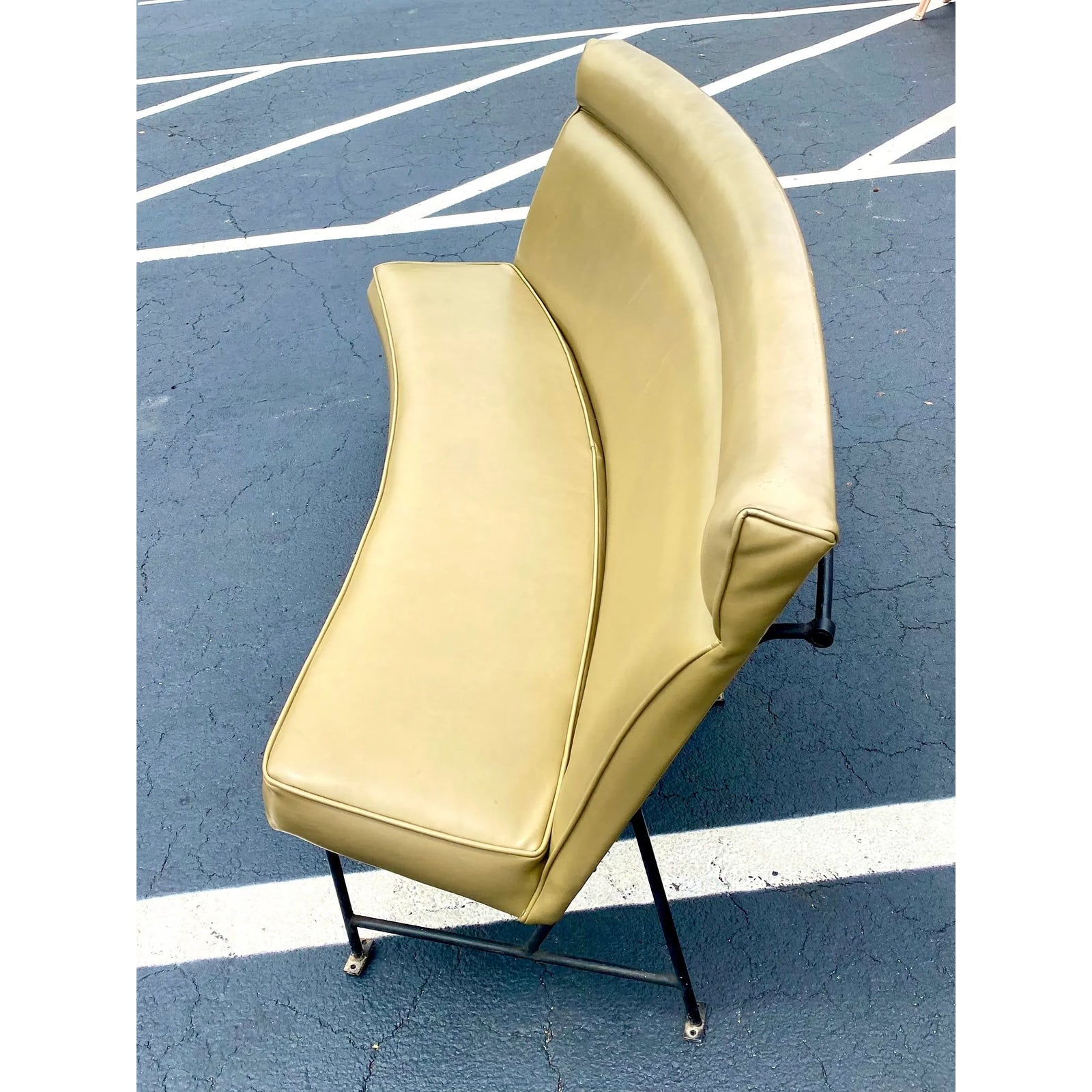 Midcentury Gettysburg University Hatter Planetarium Benched Seating - Detail view