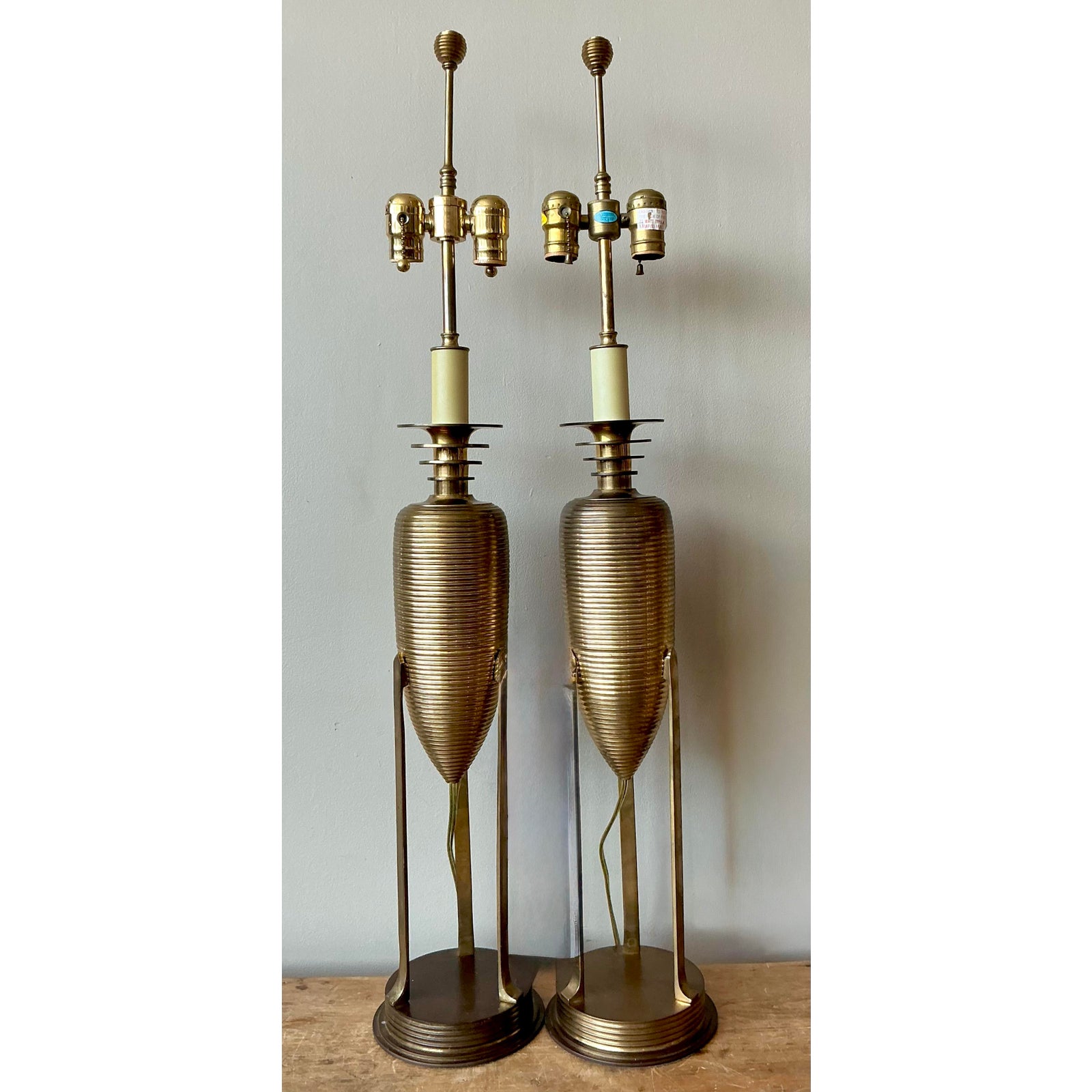 Vintage Postmodern Chapman Brass Lamps - A Pair - Detail view