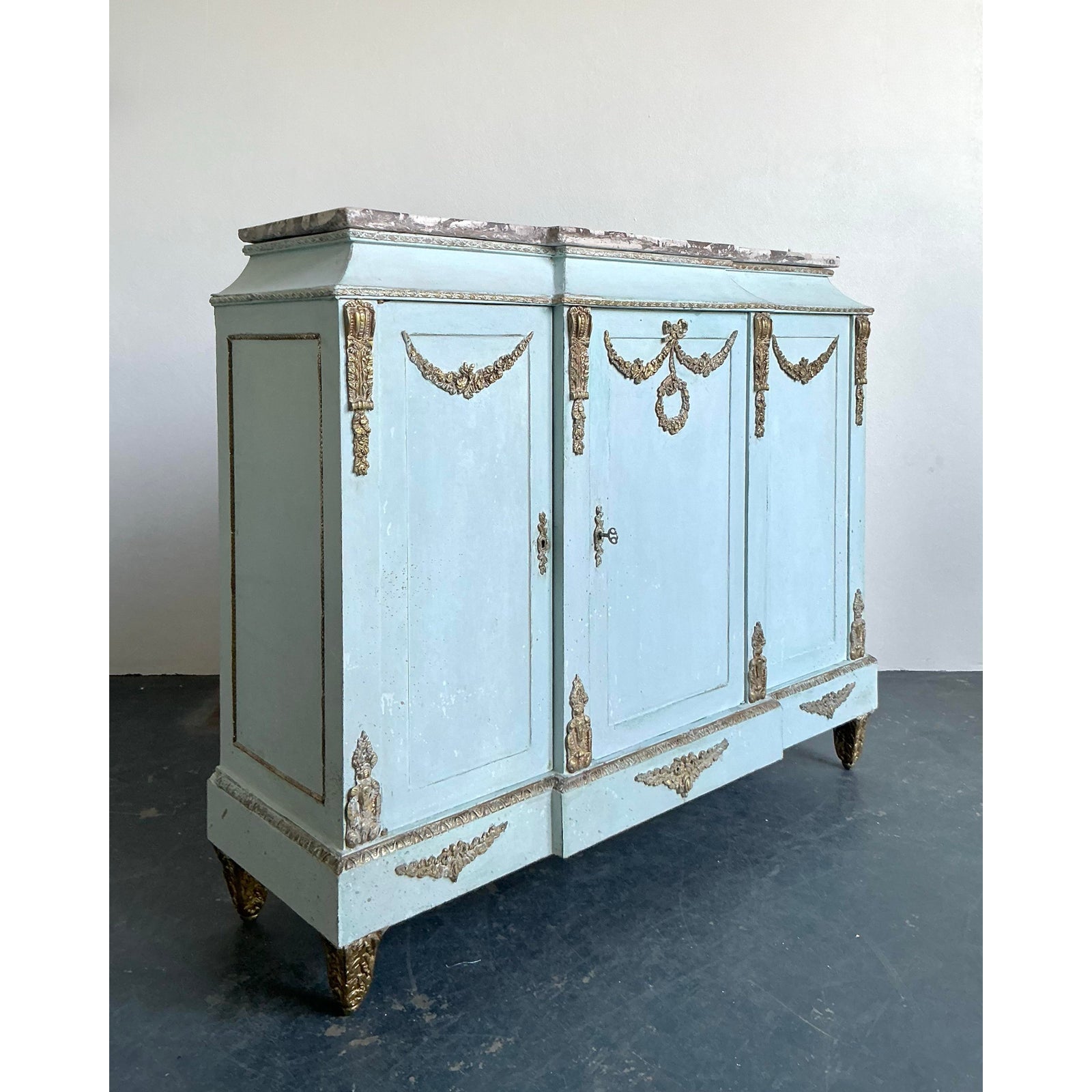 Vintage Neoclassical Gilt Tipped Cabinet With Scagliola Top - Side view