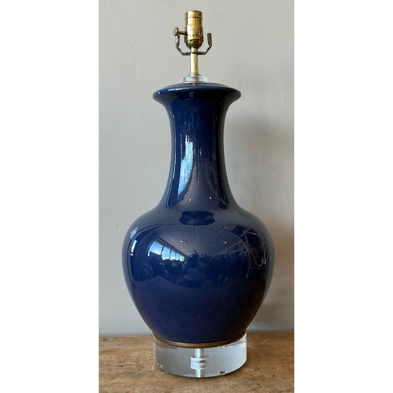 Vintage Regency Glazed Ceramic Bottle Lamp on Lucite Plinth - Detail view