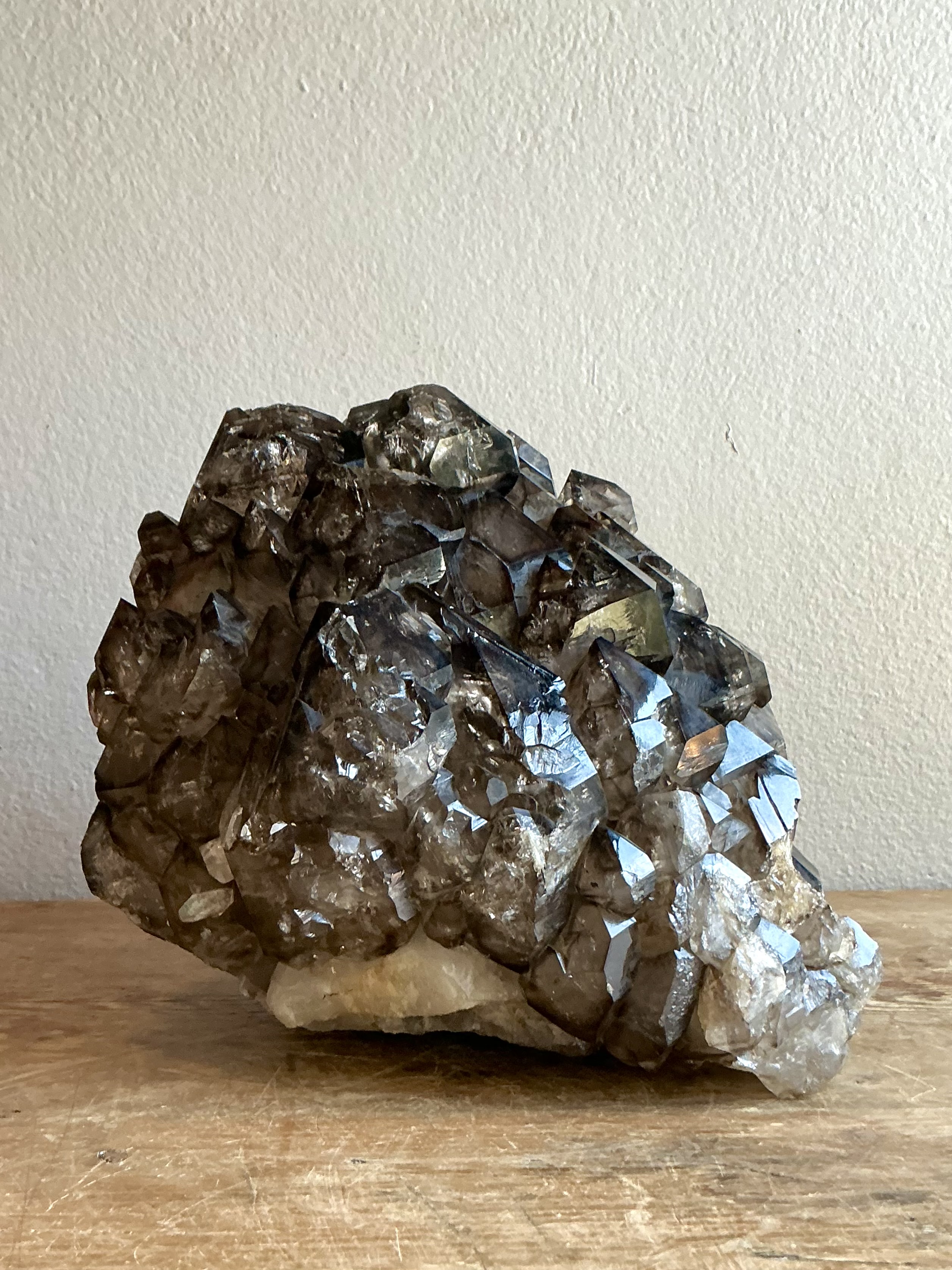 Vintage Monumental Jacare Smokey Quartz - Detail view