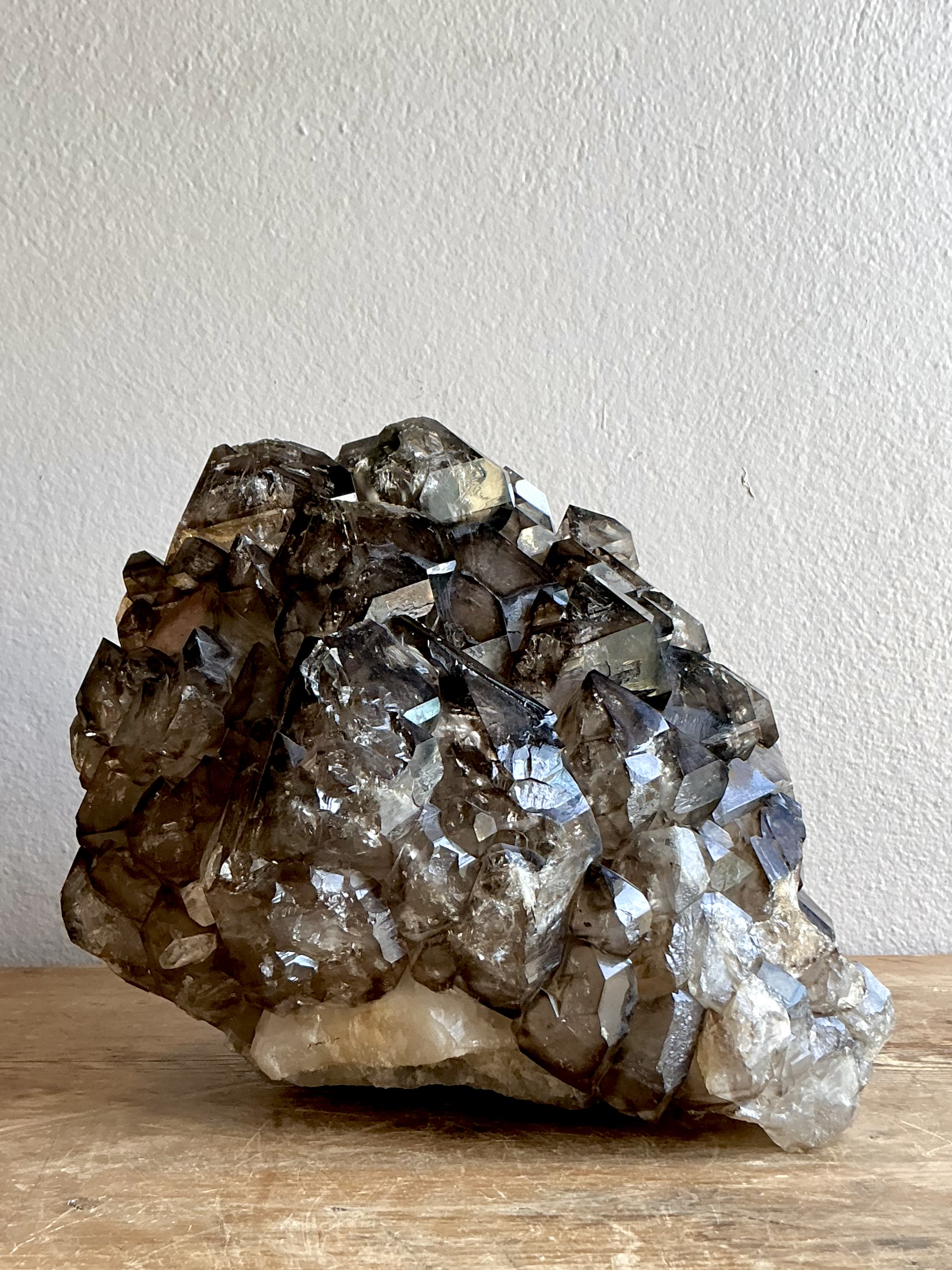 Vintage Monumental Jacare Smokey Quartz - Side view