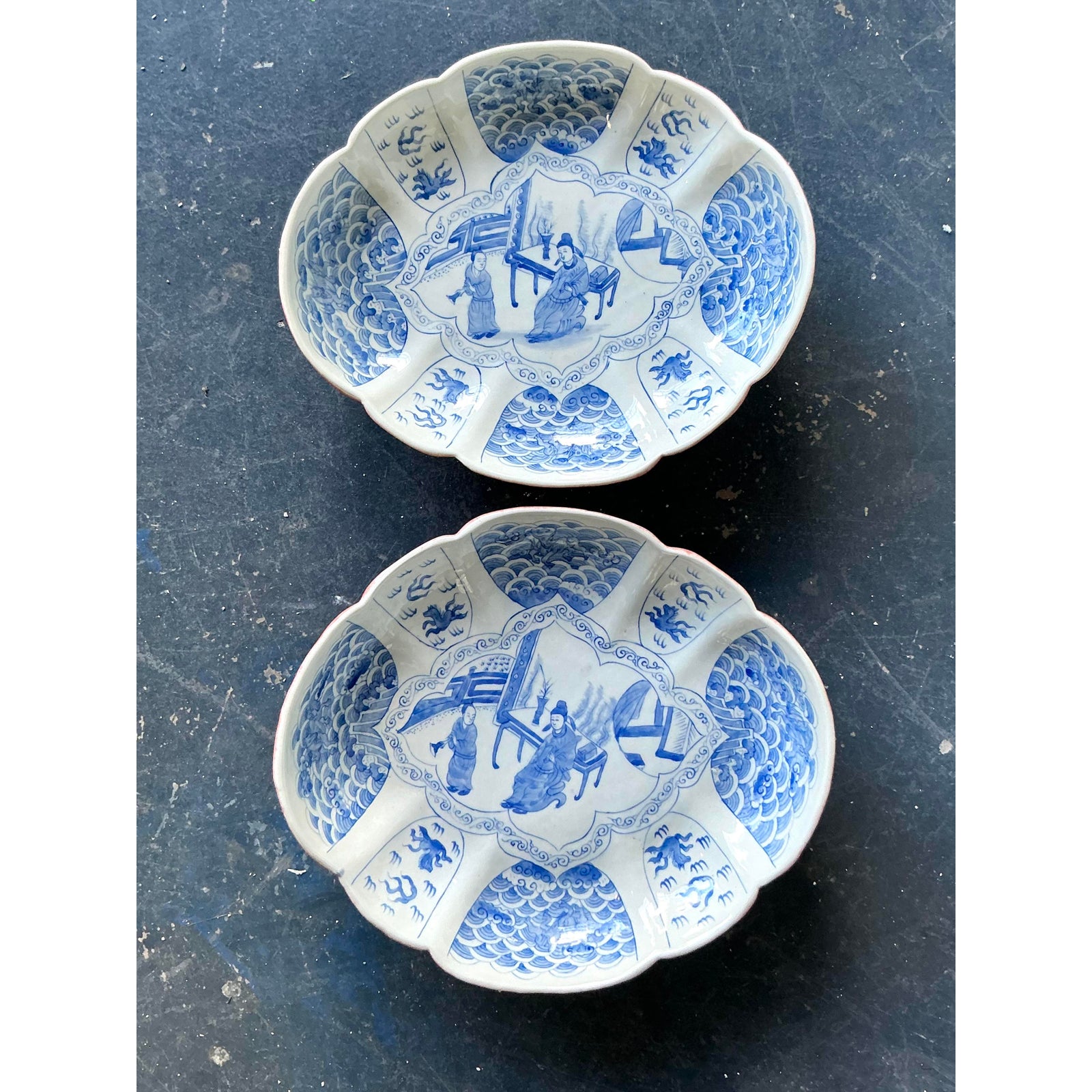 Vintage Asian Scalloped Blue and White Bowl -a Pair - Detail view