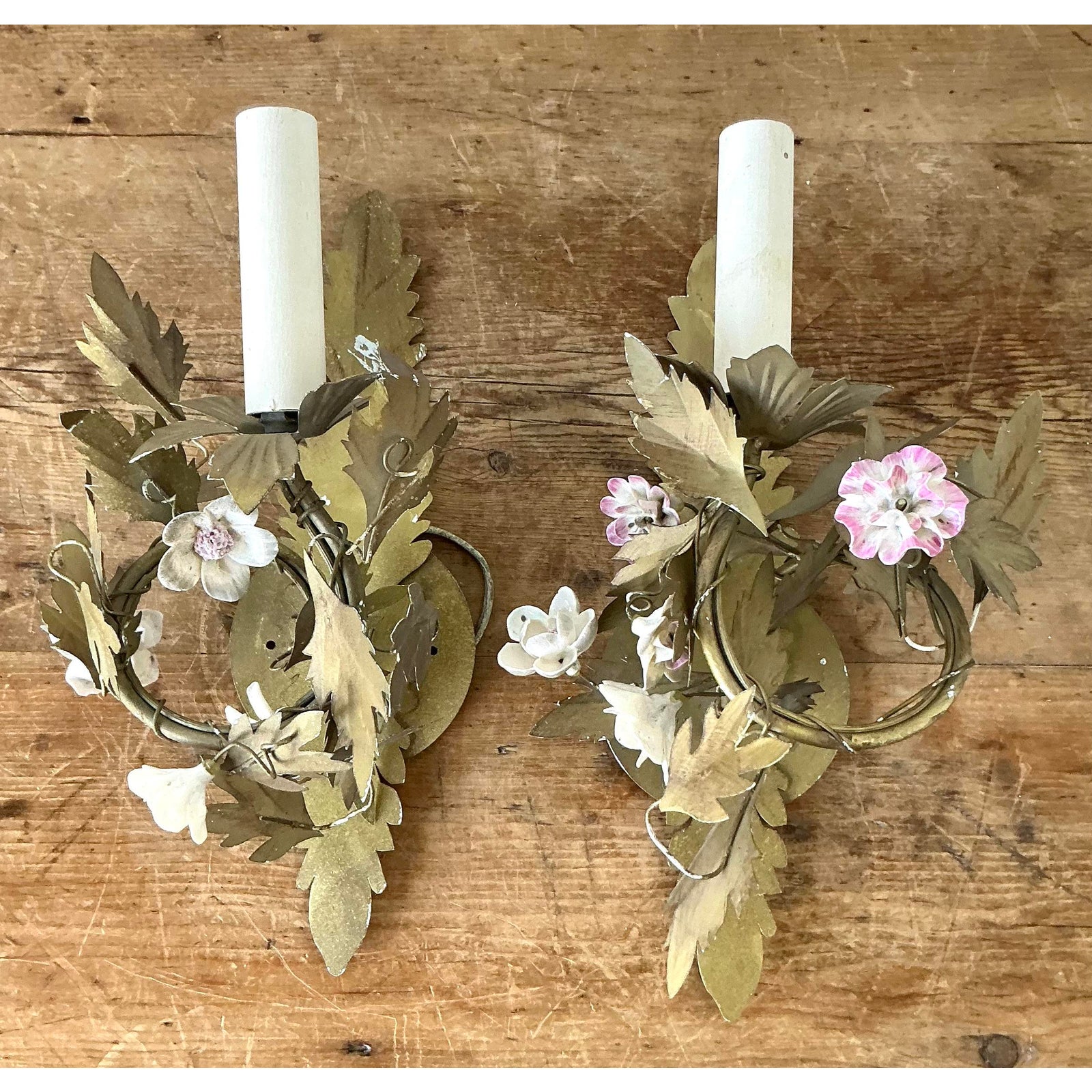 Vintage Regency Ceramic Flower Light Sconce - A Pair - Detail view