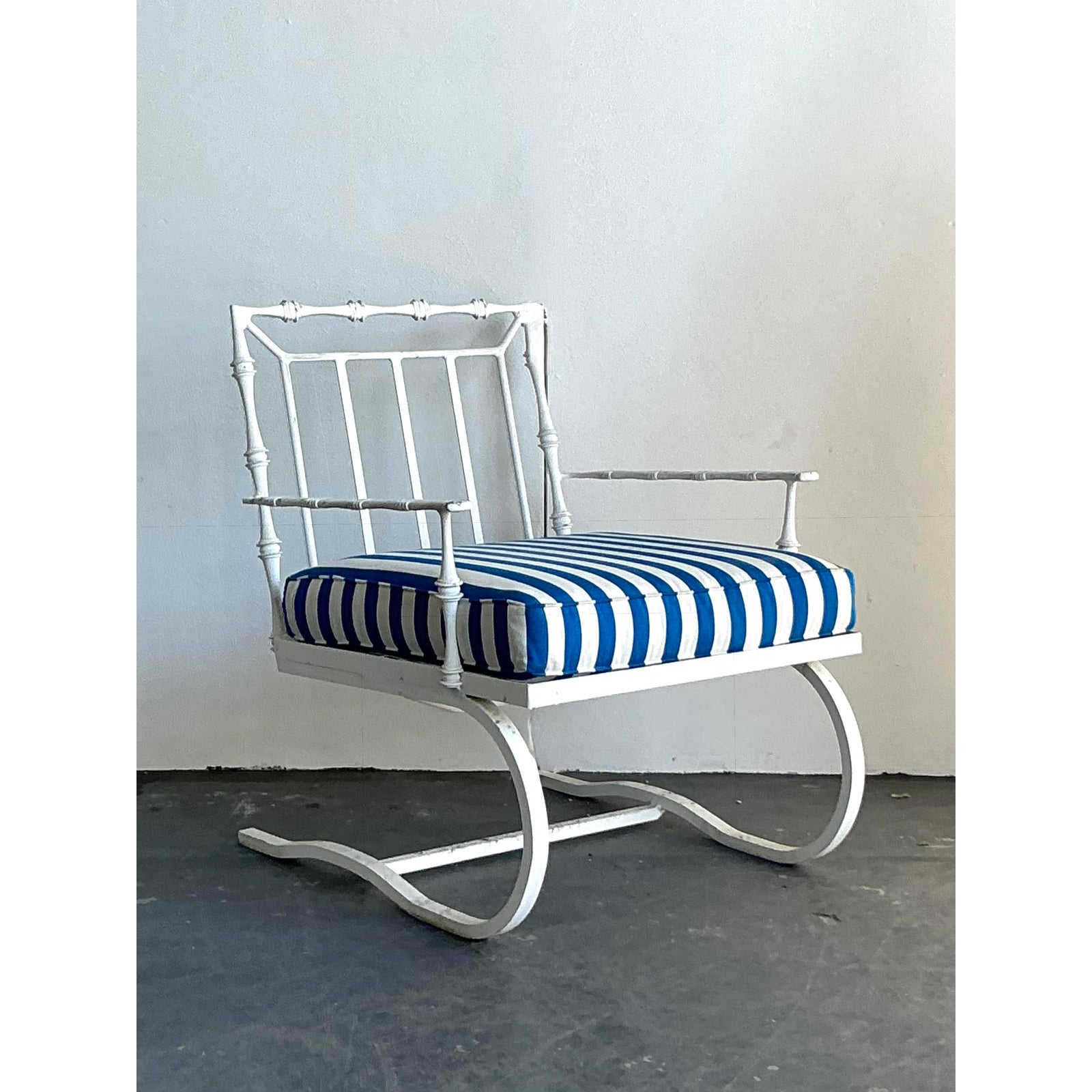 Vintage Regency Phyllis Morris Springer Lounge Chair - Detail view