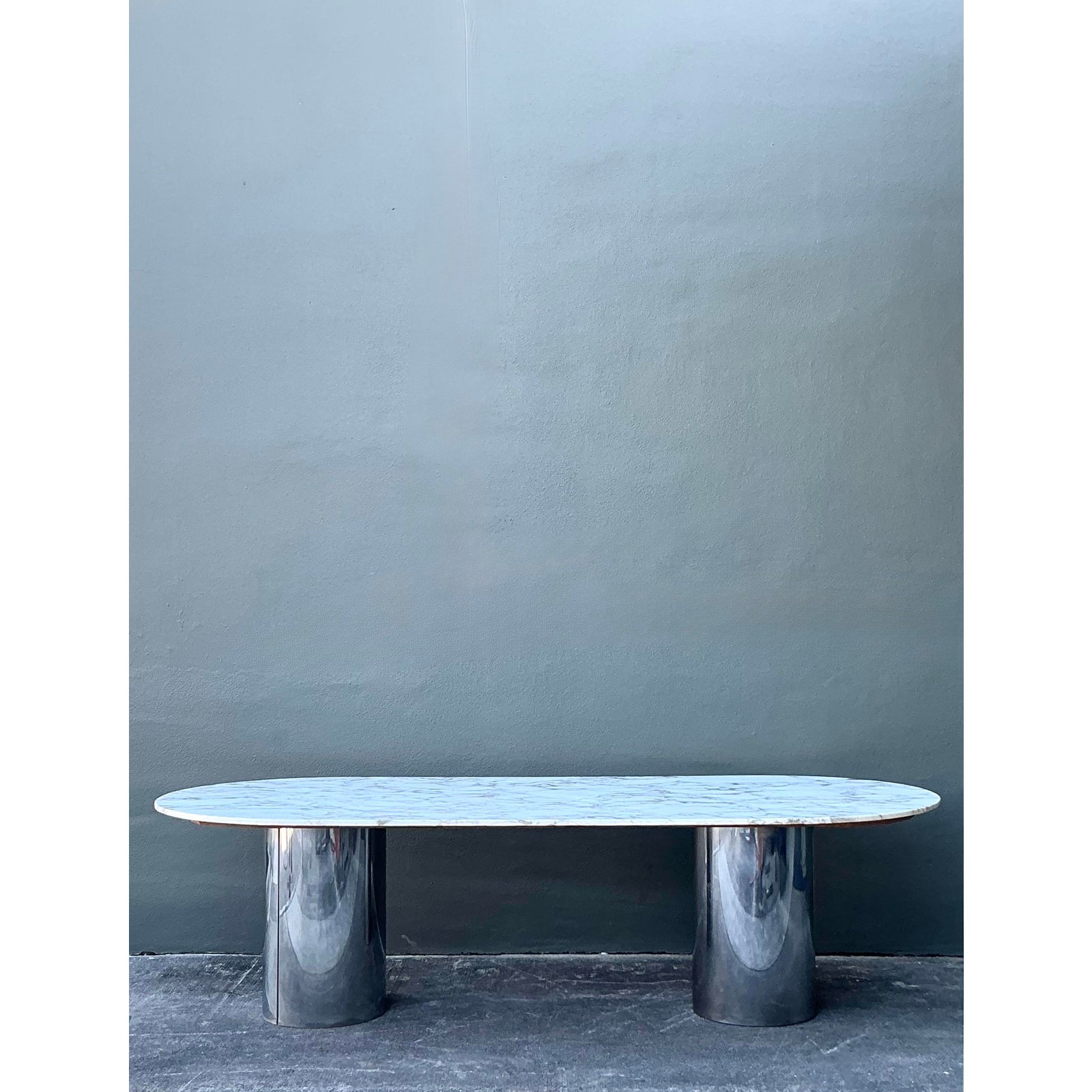 Vintage Boho Brueton Double Cylinder Marble Dining Table - Detail view