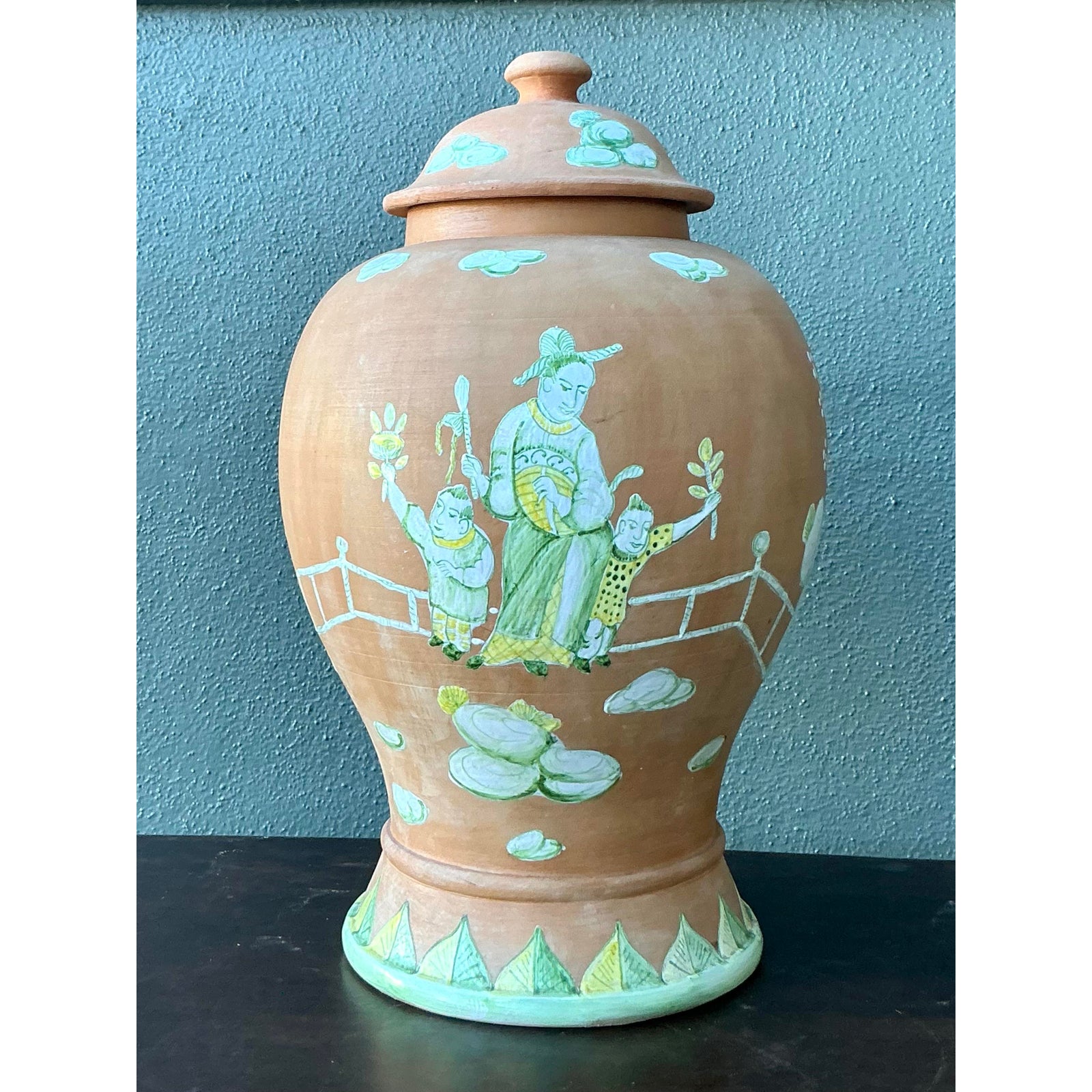 Vintage Regency Chinoiserie Lidded Urn - Detail view
