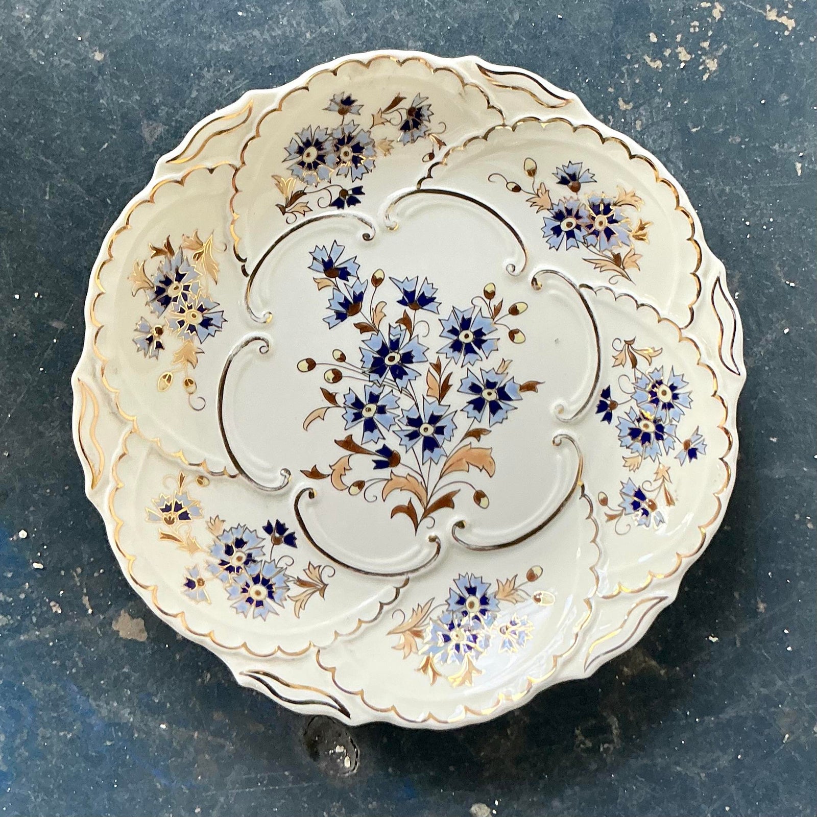 Vintage Hungarian Gilt Tipped Floral Ceramic Serving Plate - Detail view