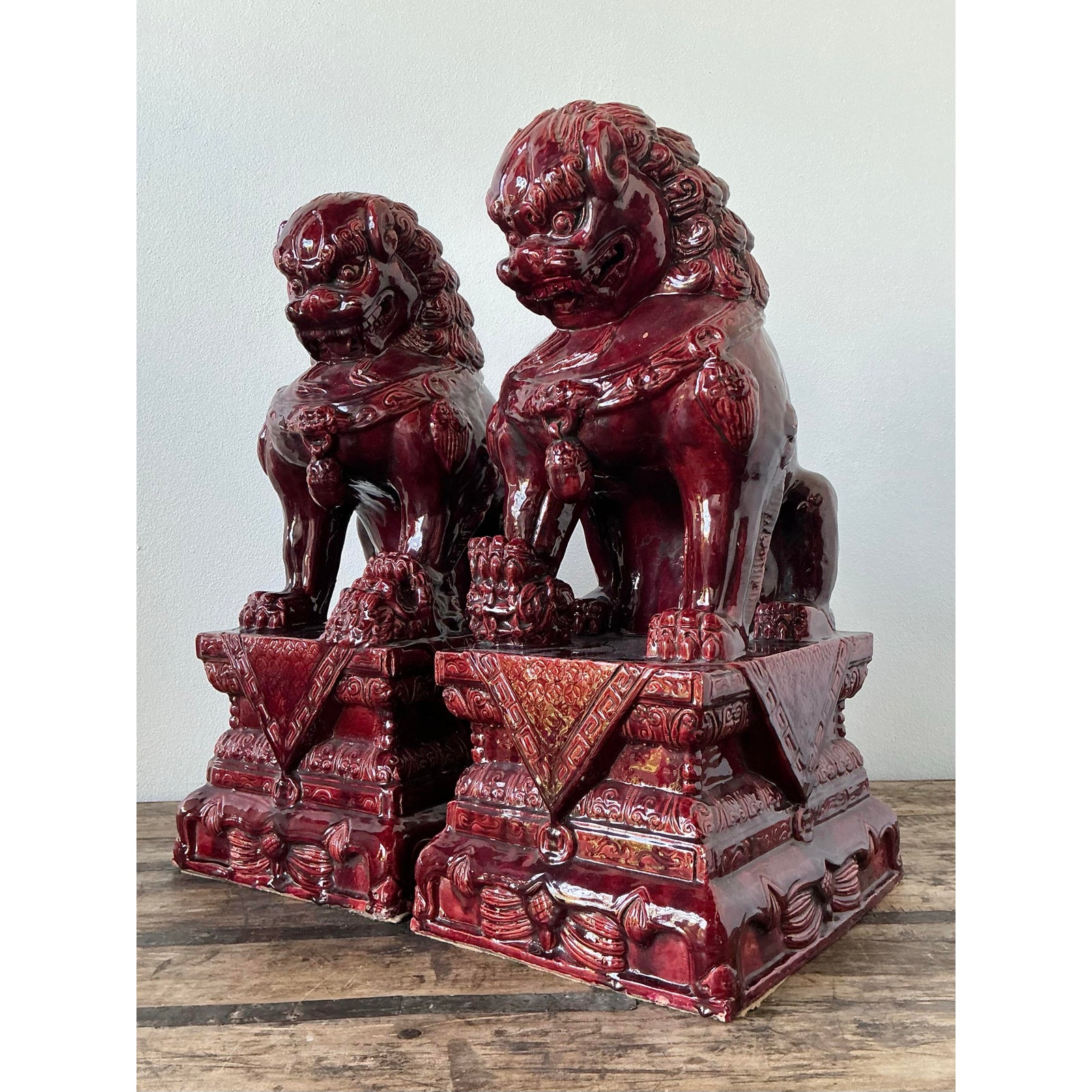 Vintage Asian “Sang De Bouf” Foo Lions - A Pair - Detail view