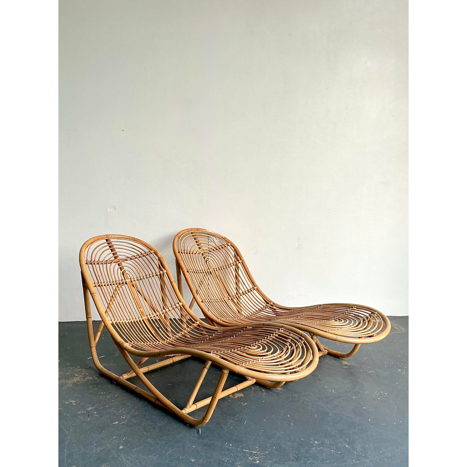 Vintage Bent Rattan Chaise Lounge - A Pair - Detail view