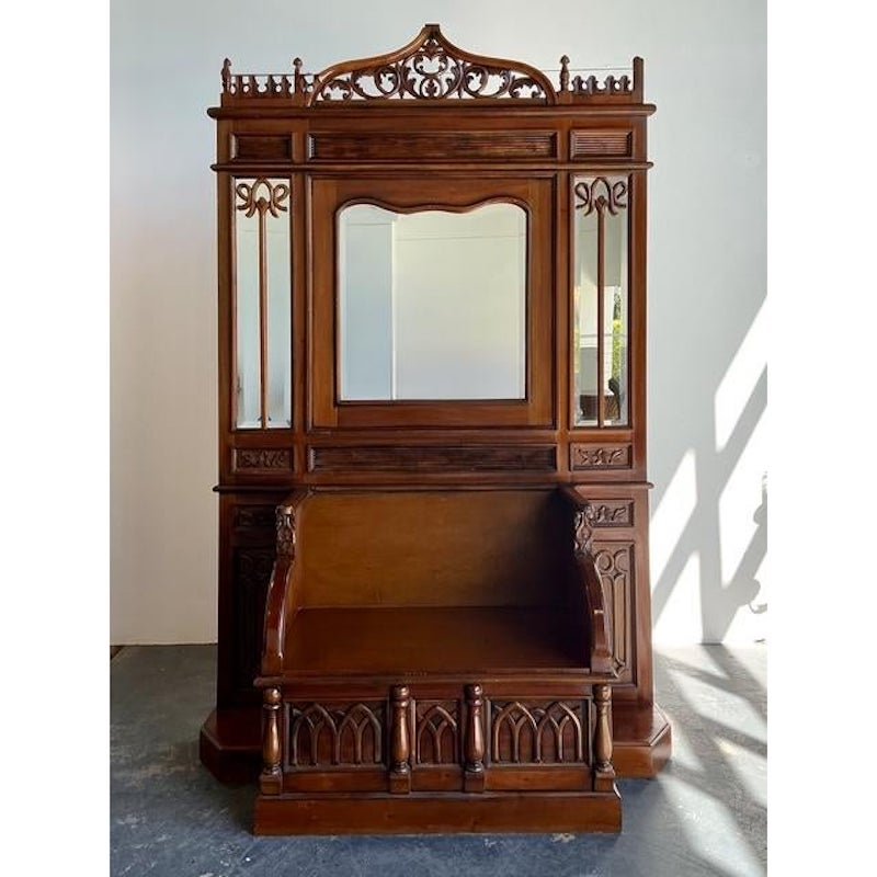 Vintage Gothic Revival Hall Bench - Detail view