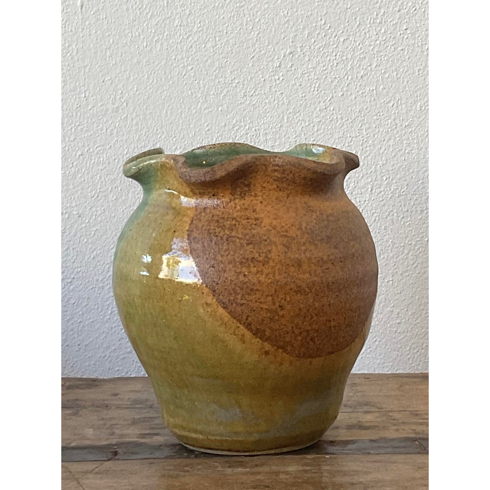 Vintage Original Studio Pottery Ruffle Vase - Detail view